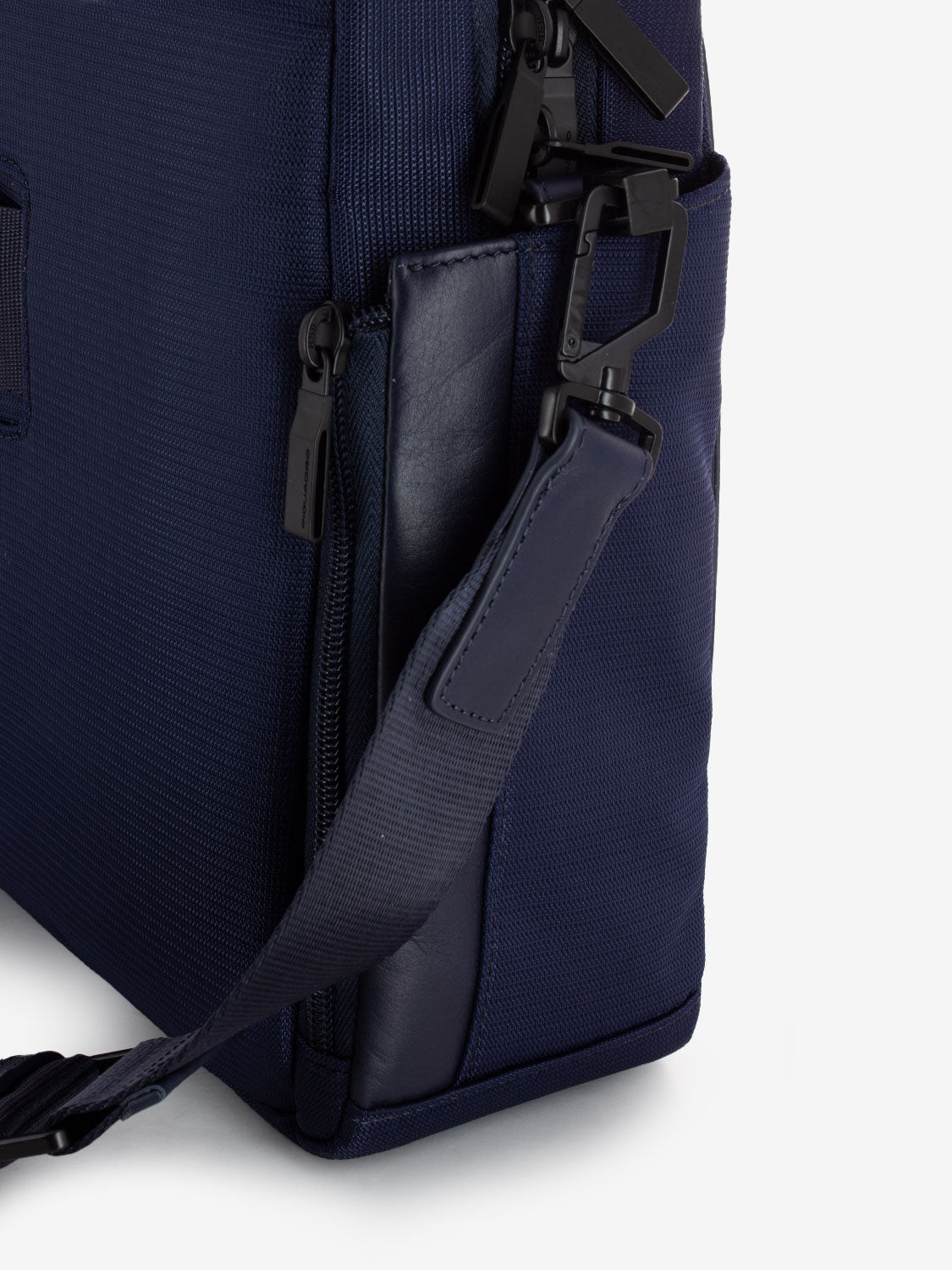 Cartella porta pc 15,6" in tessuto riciclato blu