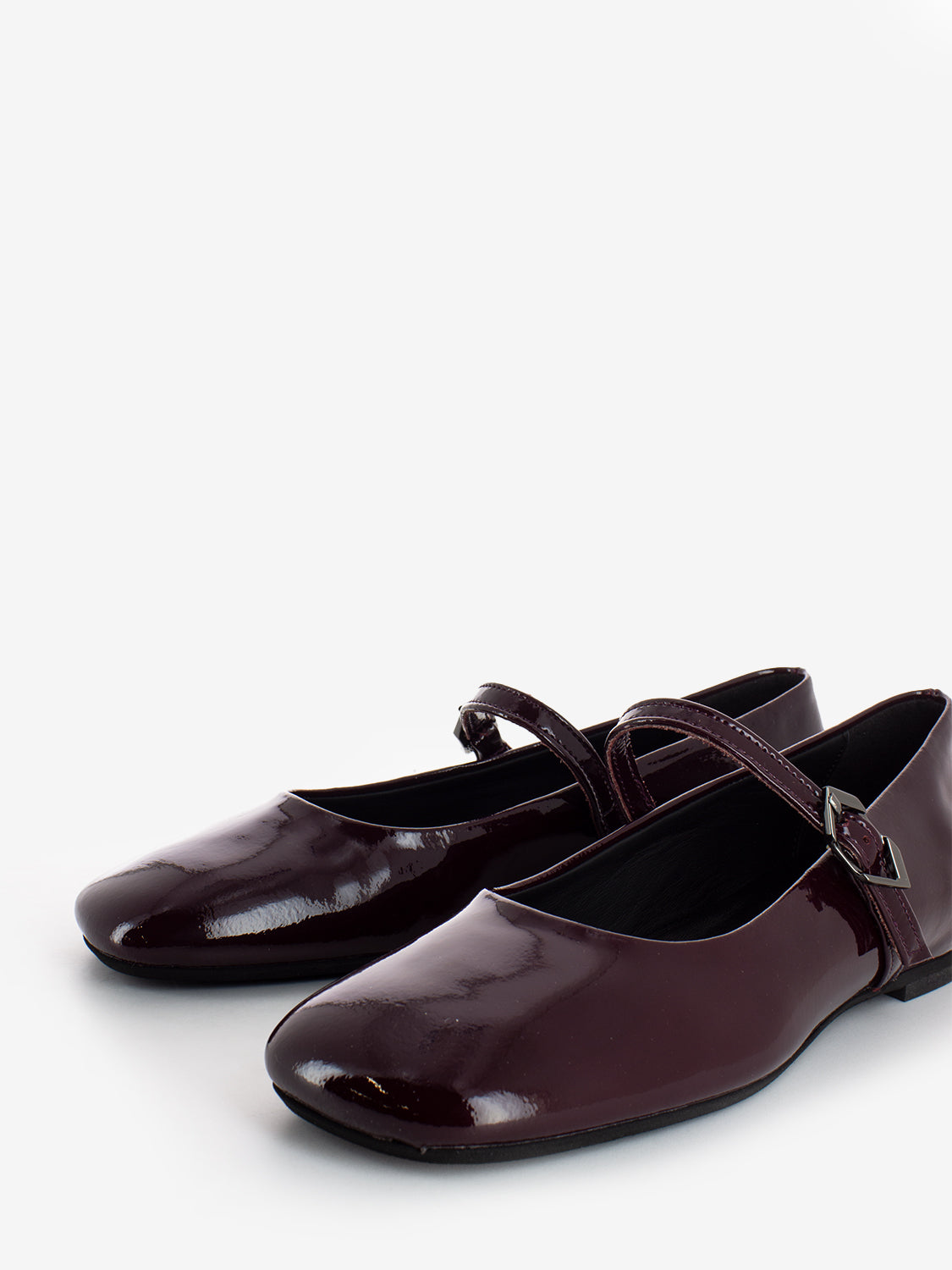 Baby ballerina with burgundy patent strap