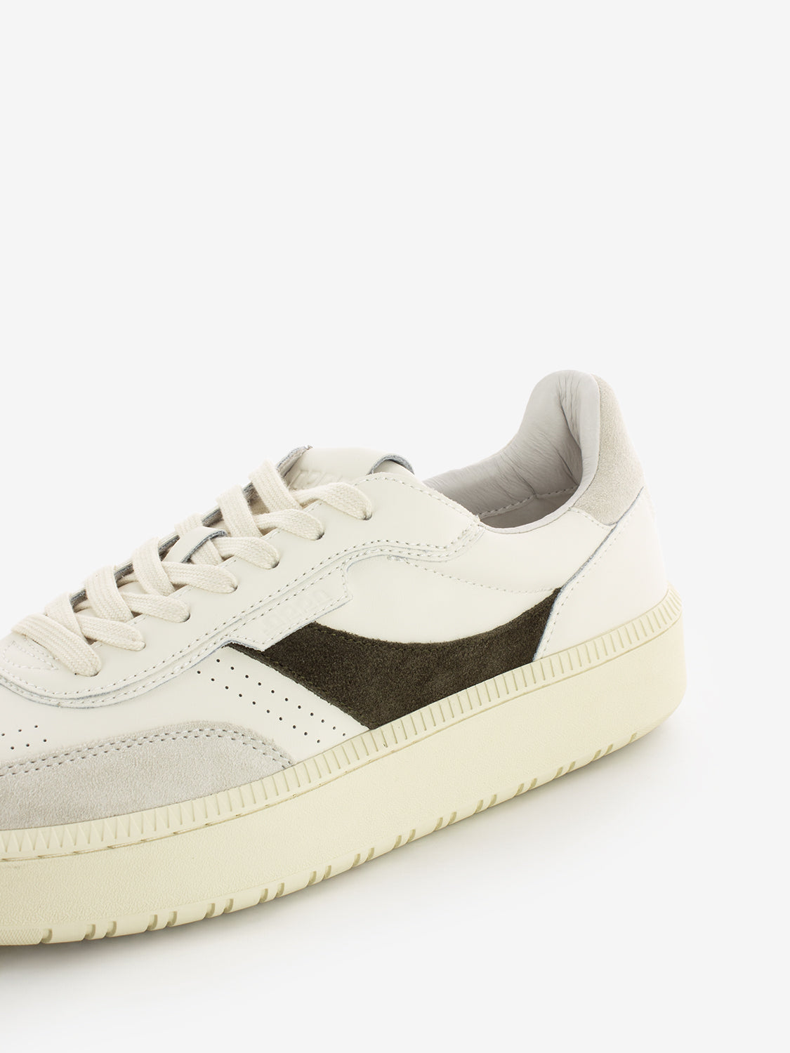 Offwhite / green leather suede sneakers
