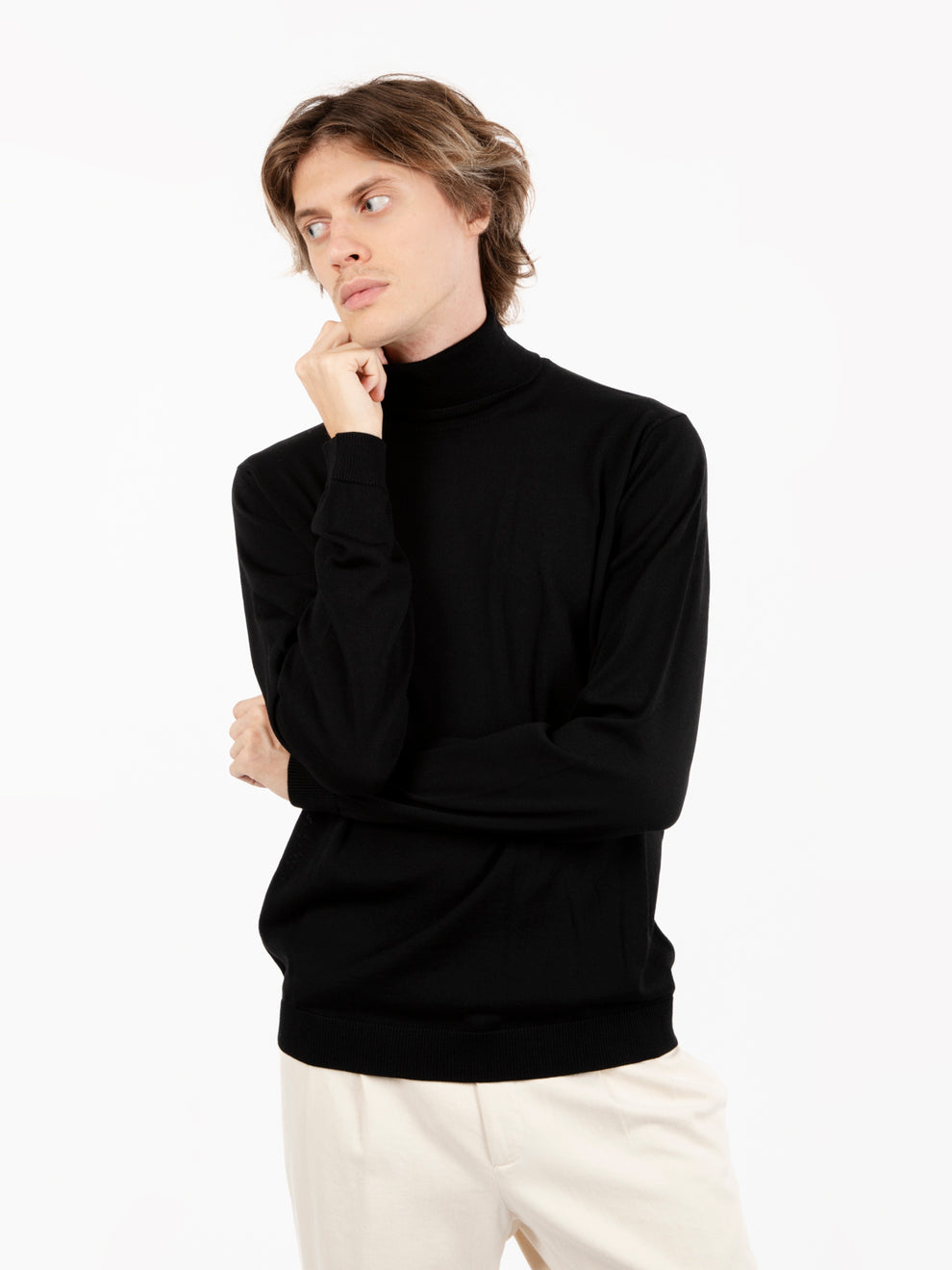 ML black wool turtleneck