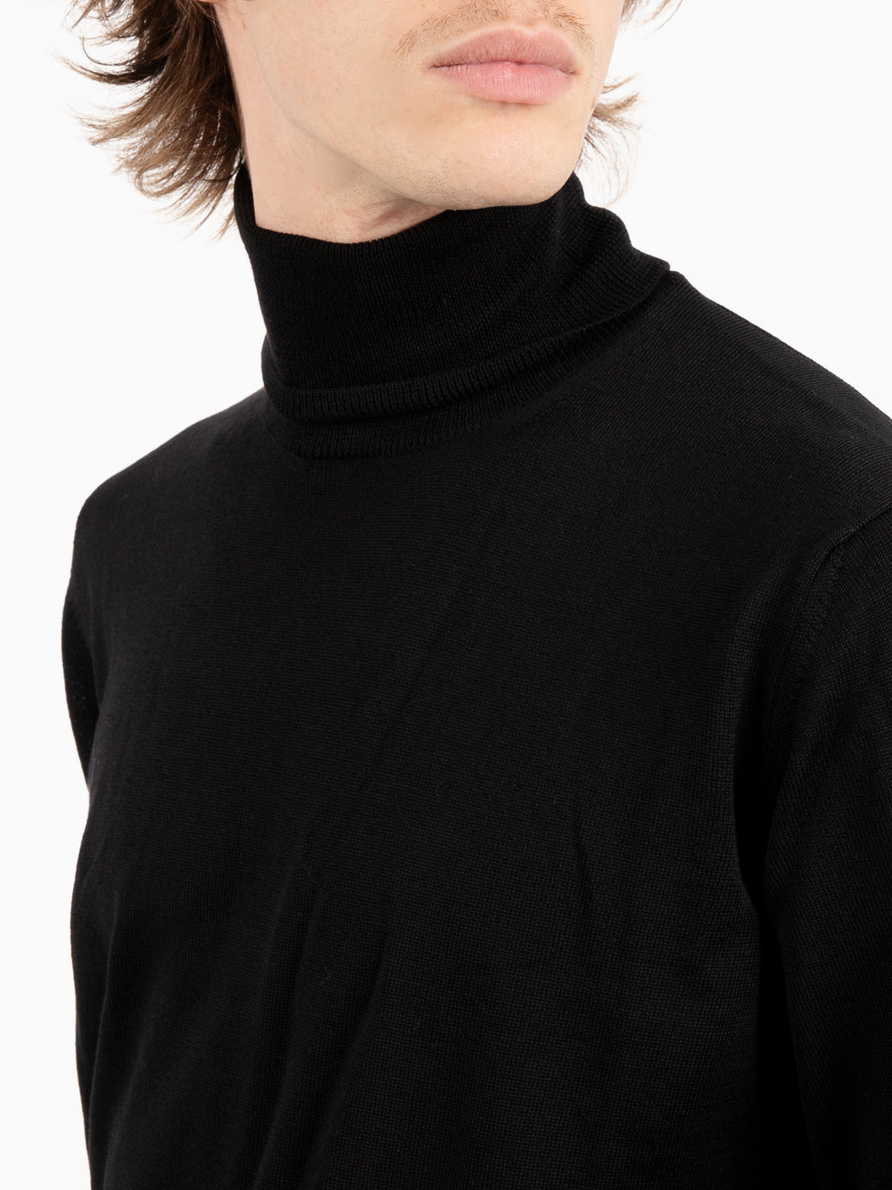 ML black wool turtleneck