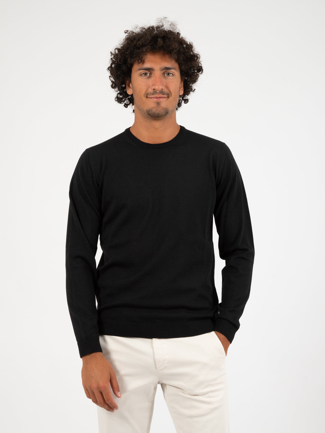 Maglioncino nero in lana merino extrafine