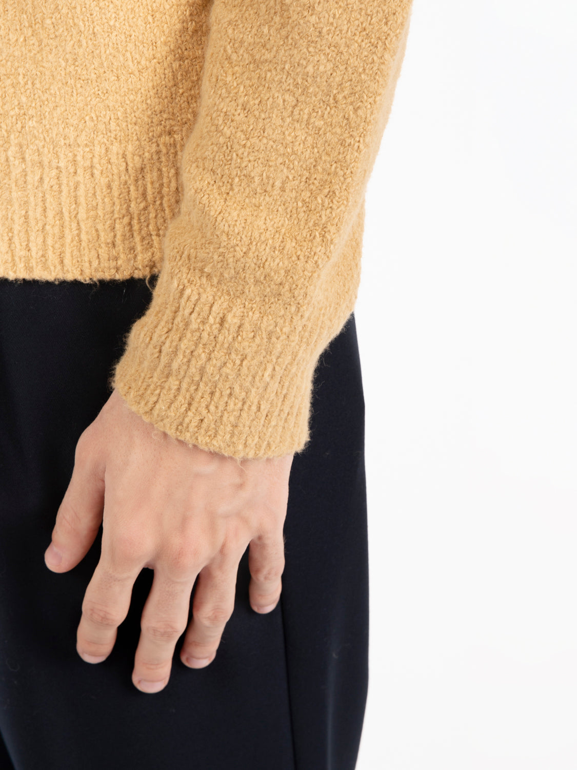 Maglione girocollo cammello
