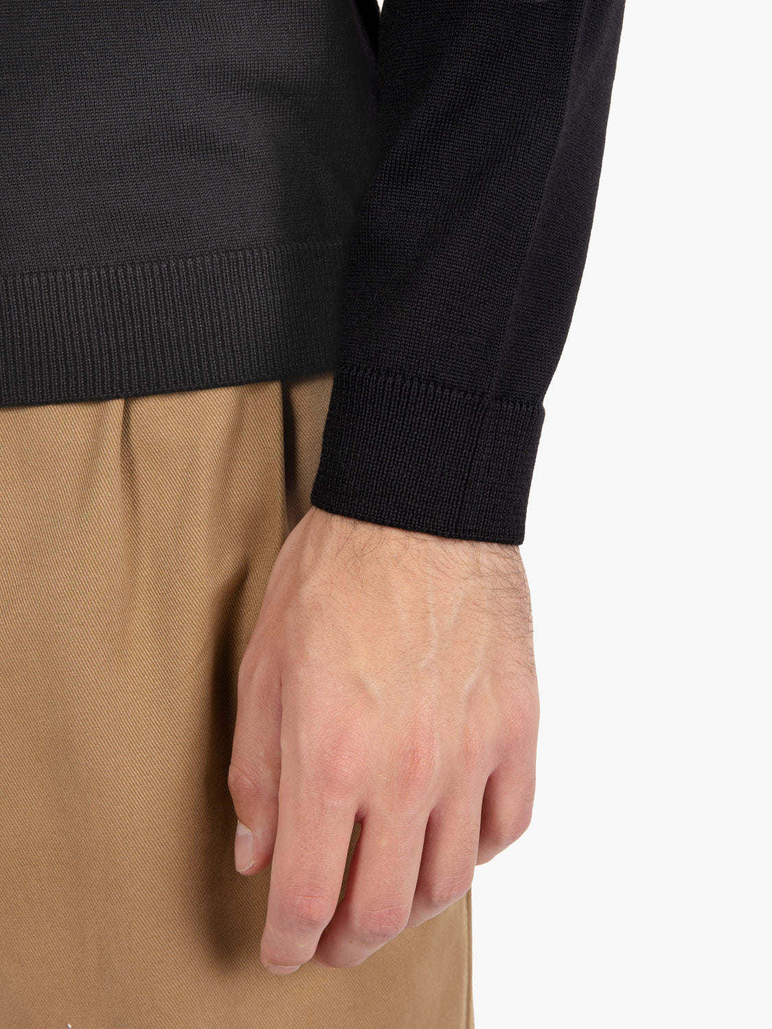 Maglione girocollo in lana merino nero
