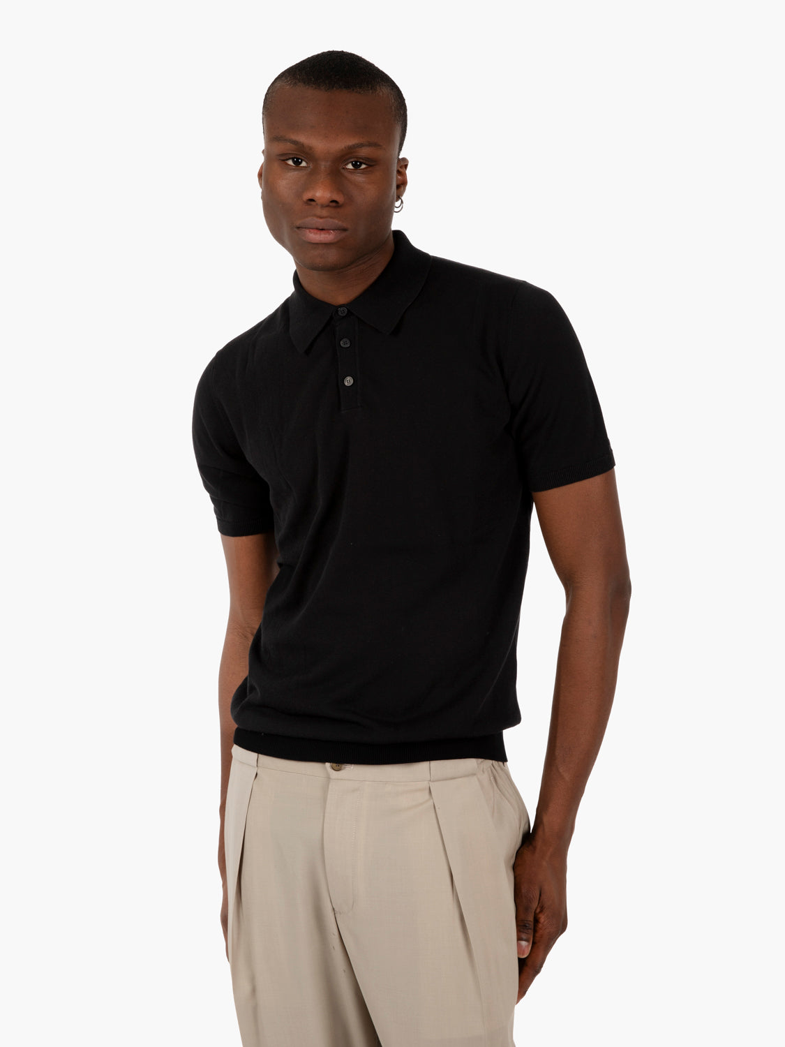 Polo classica in filo nera
