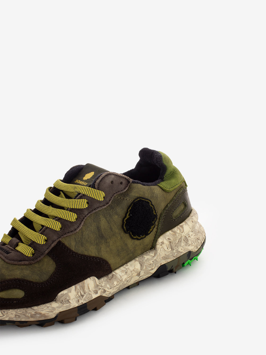 Chacrona Premium magnolia / bronze / black