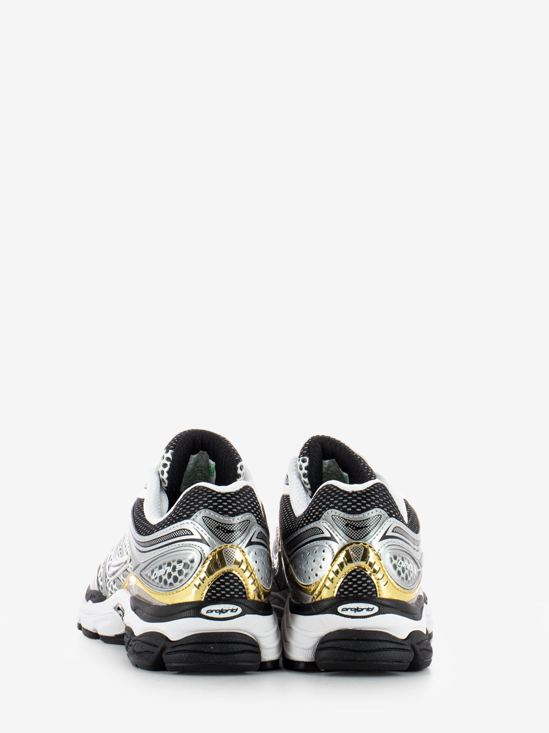 Progrid Omni 9 white / black / gold sneakers