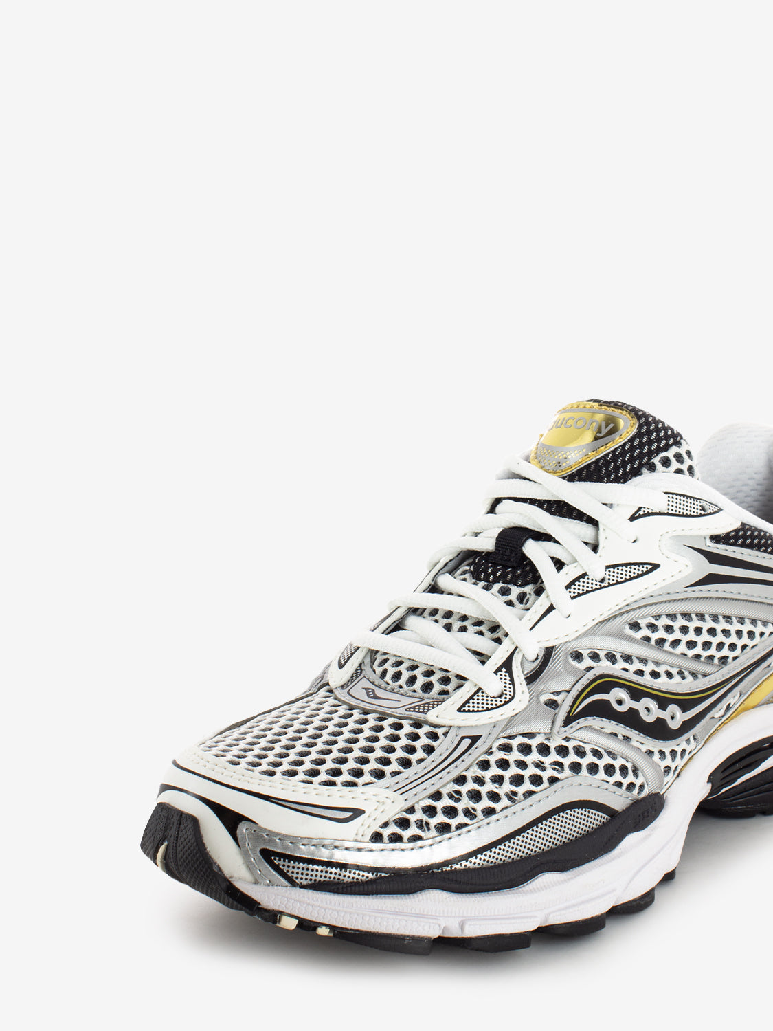Progrid Omni 9 white / black / gold sneakers