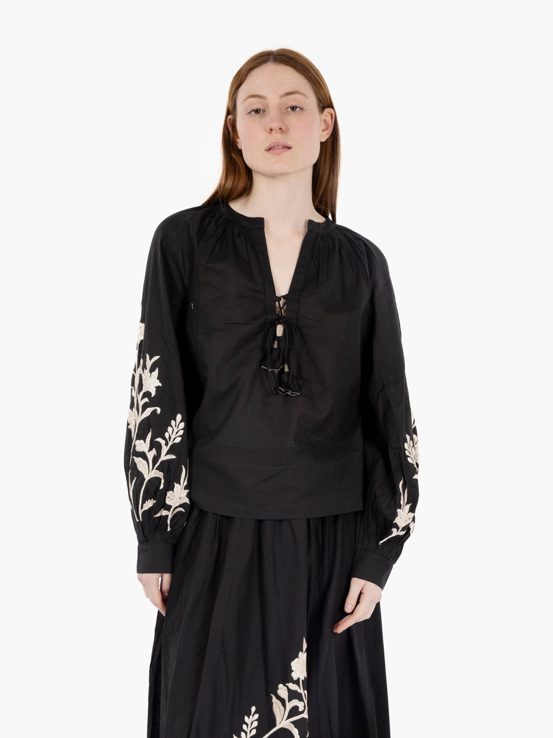 Camicia Marbella con ricami nero