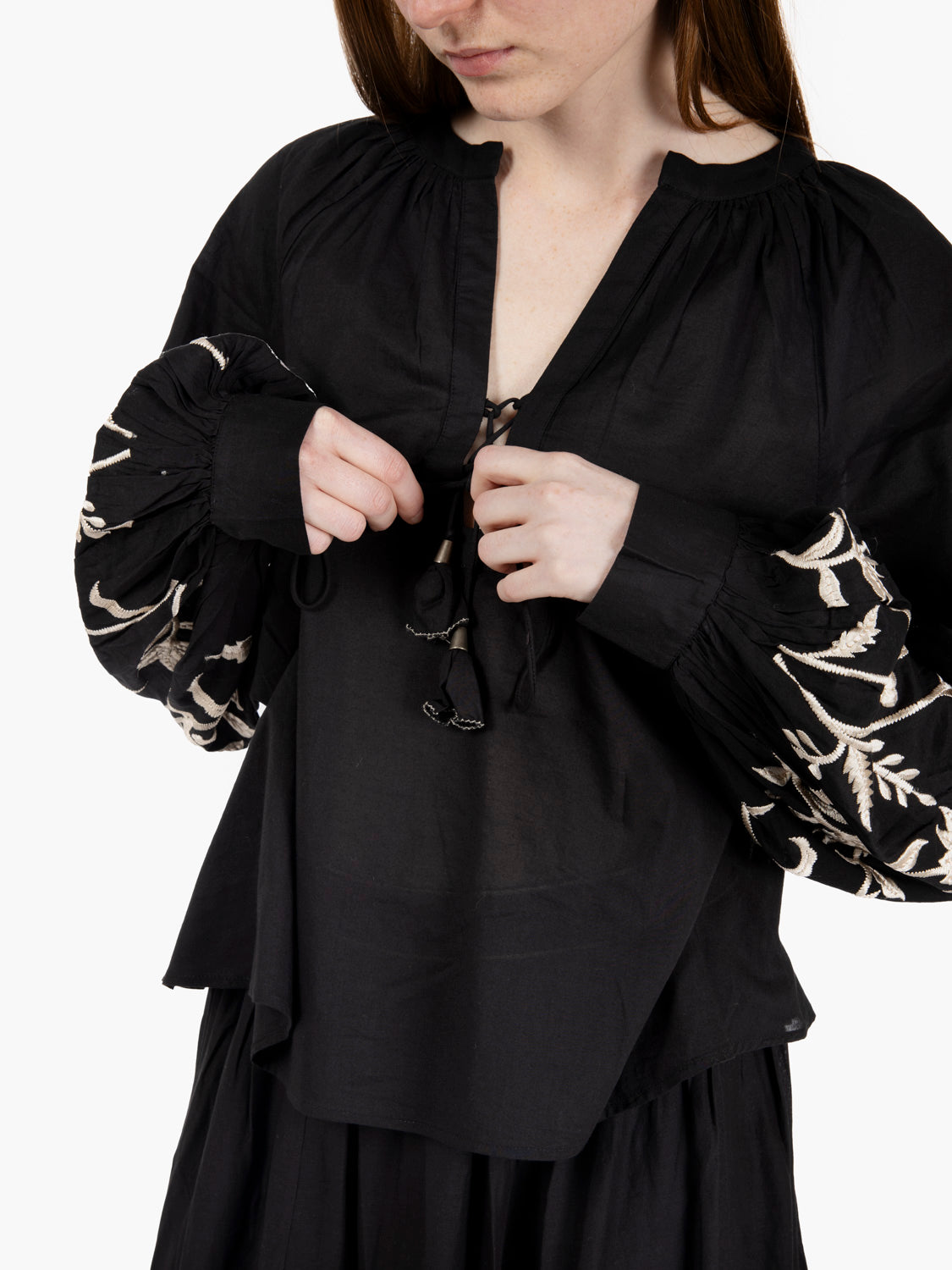 Camicia Marbella con ricami nero