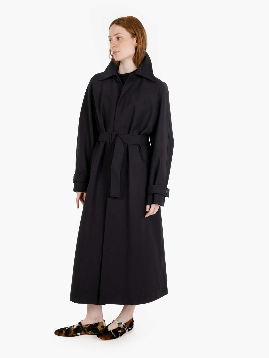 Beatrix trench coat in fresh black wool