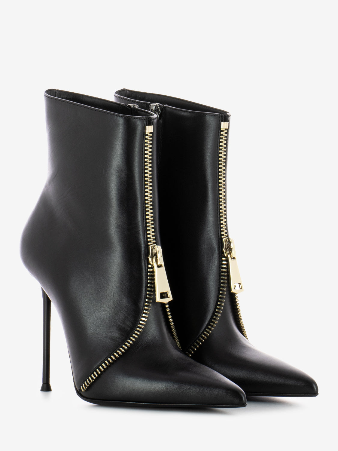 Luana ankle boots in leather with black zip