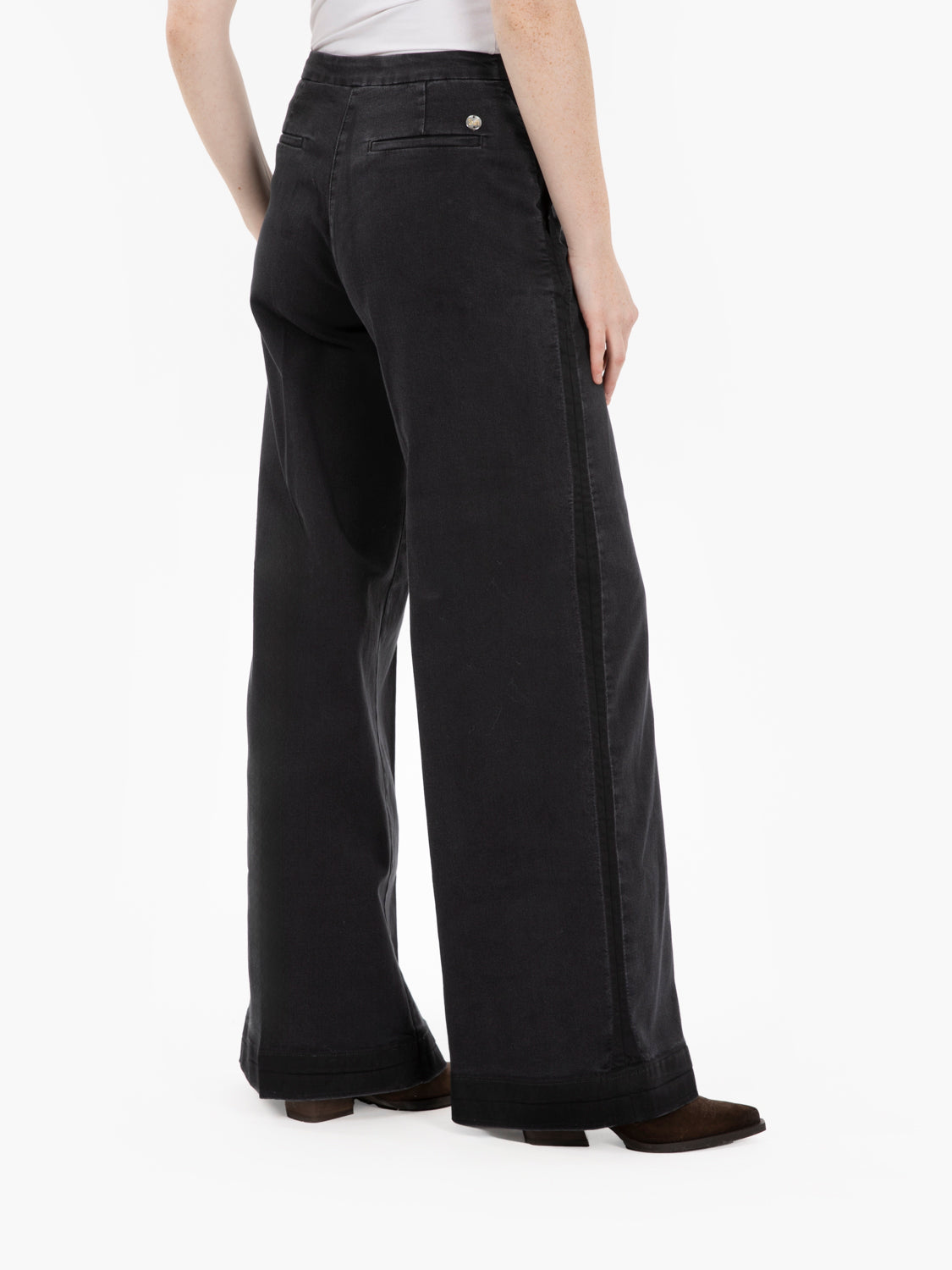 Jeans Flaire smocking over black used