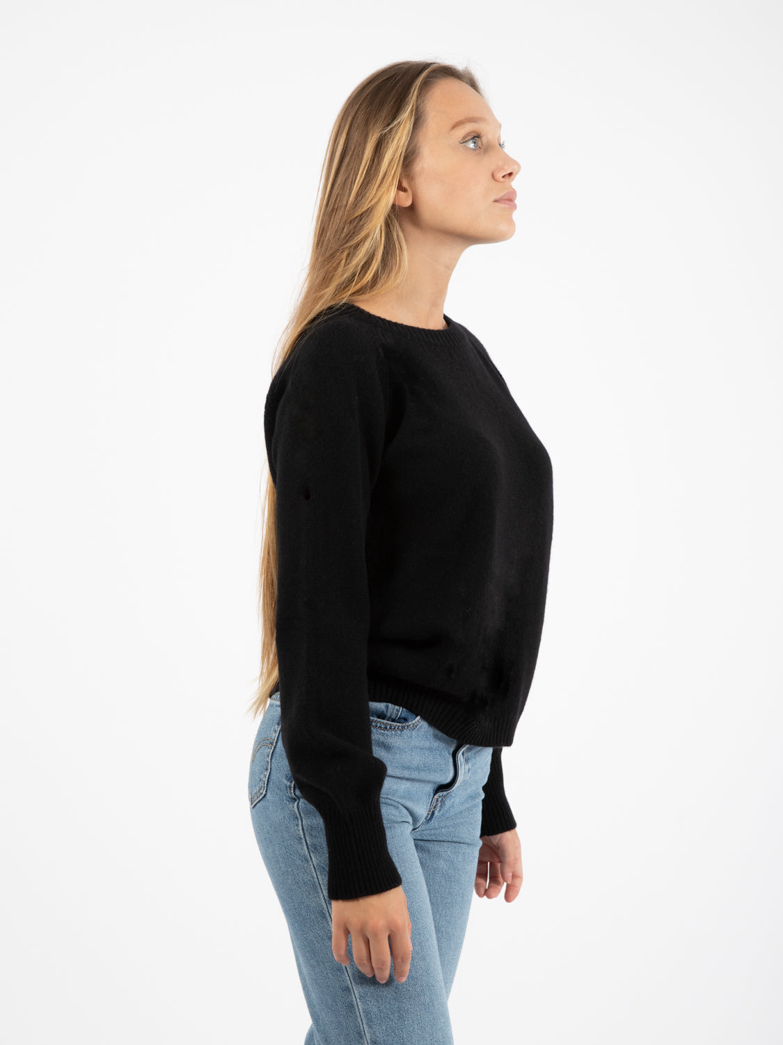 Black basic round neck sweater