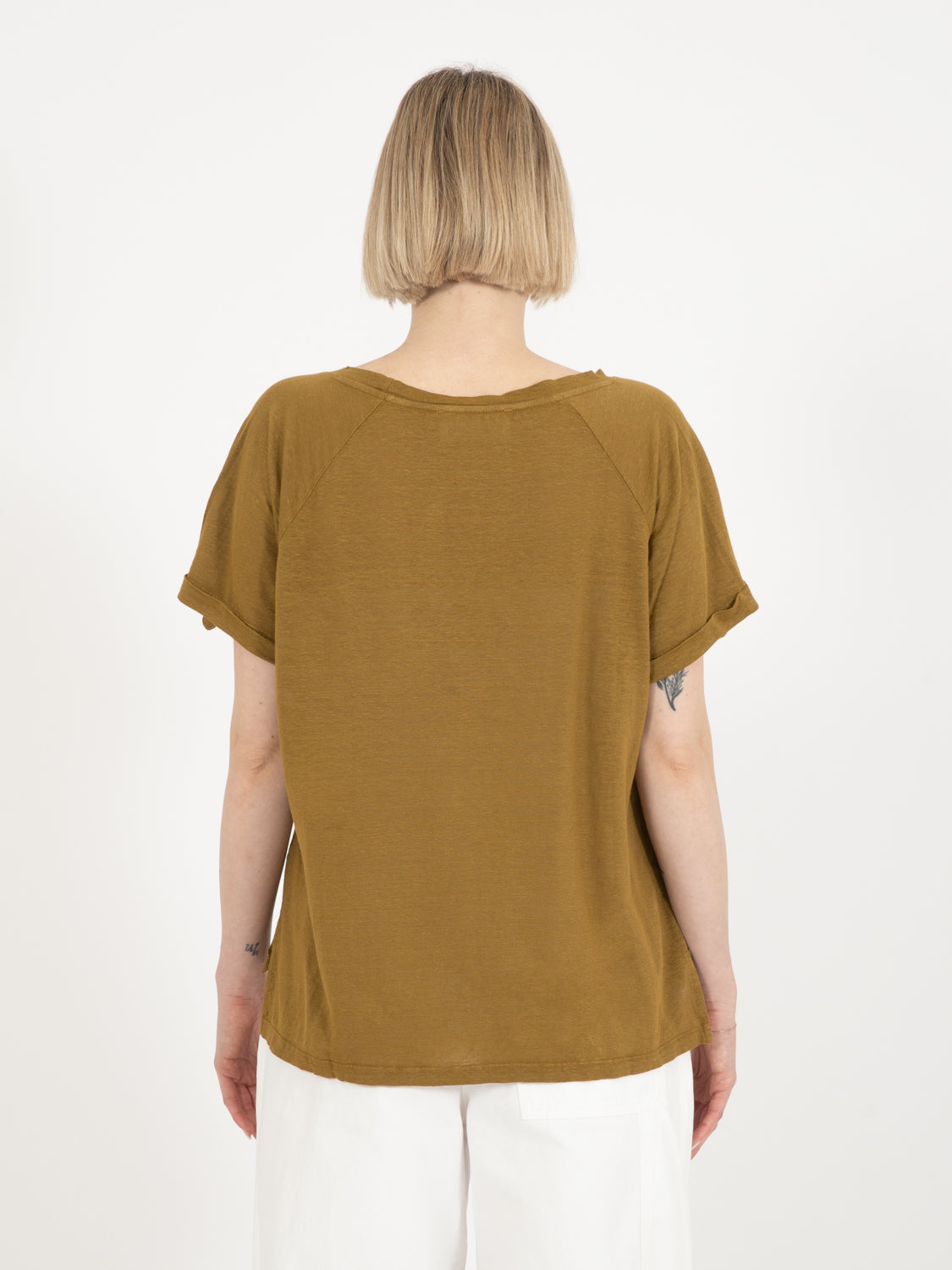 T-shirt in lino olio