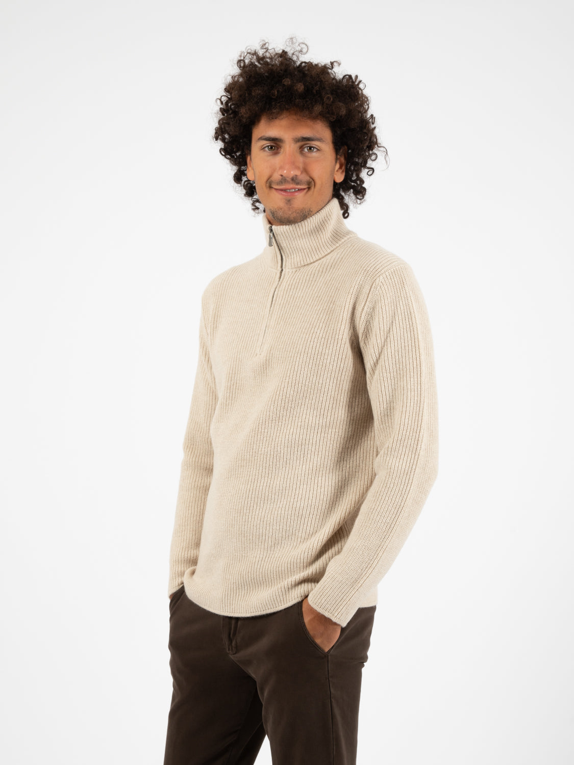 Maglione con collo alto e zip beige