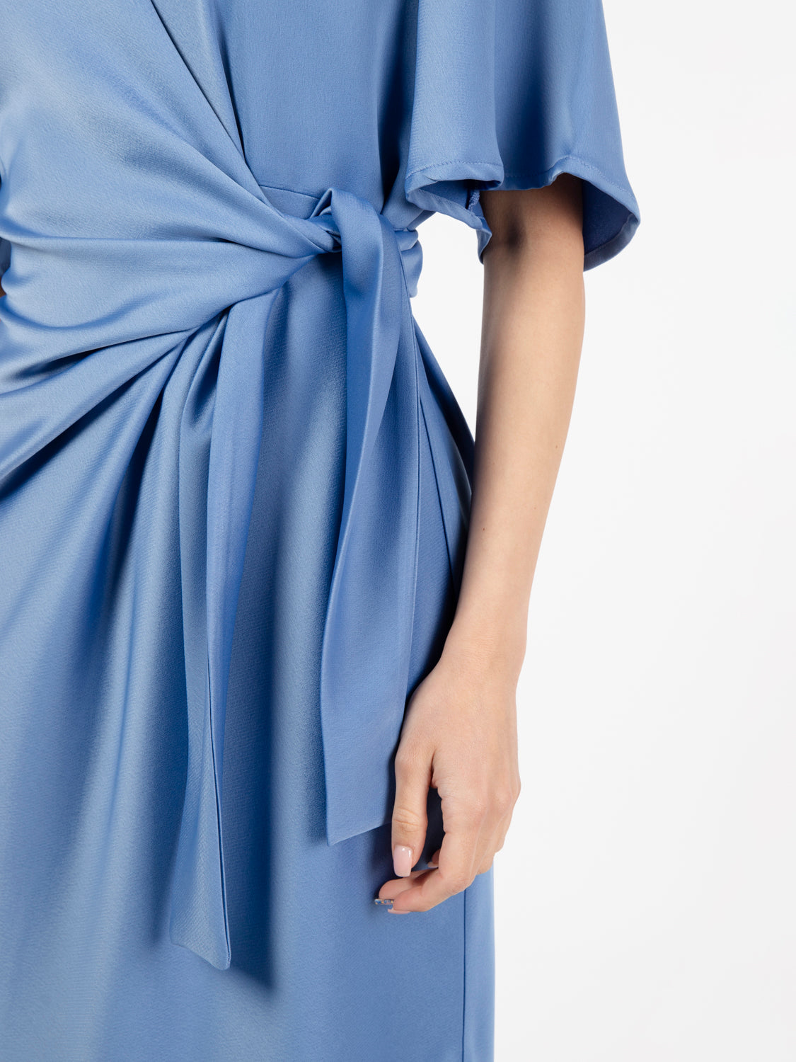 Abito midi in raso azzurro