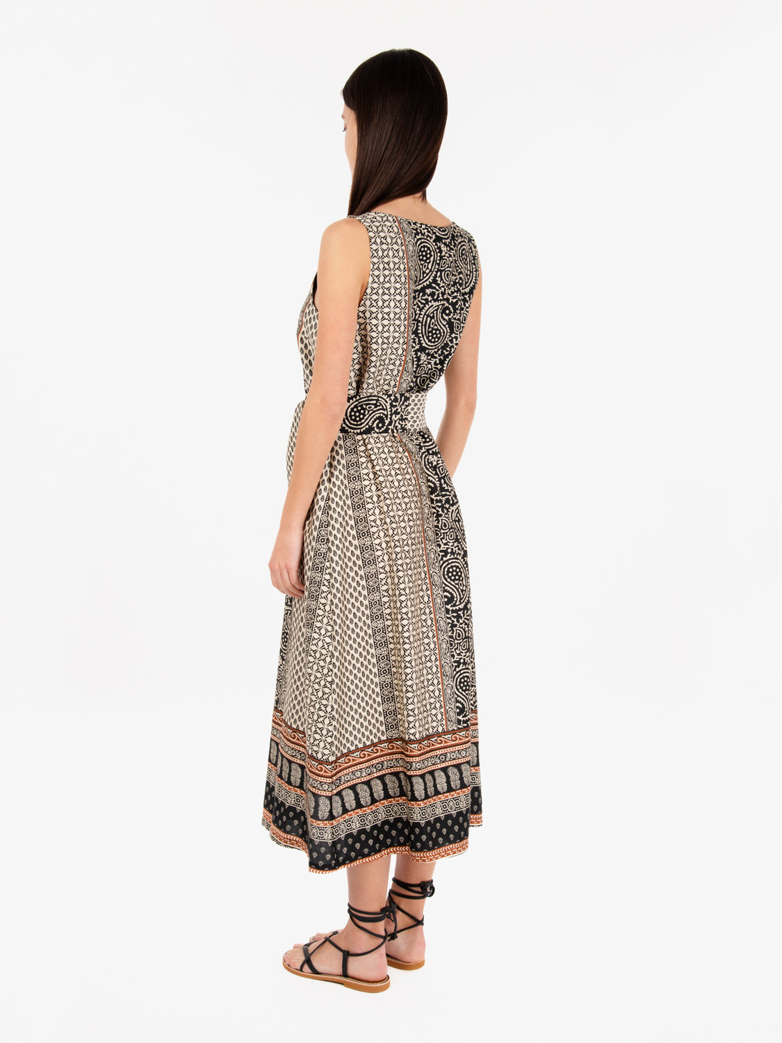 Black/white patterned sleeveless long dress