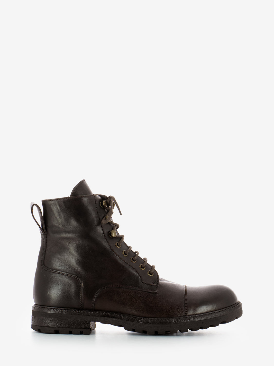 Leather ankle boots with leather zip