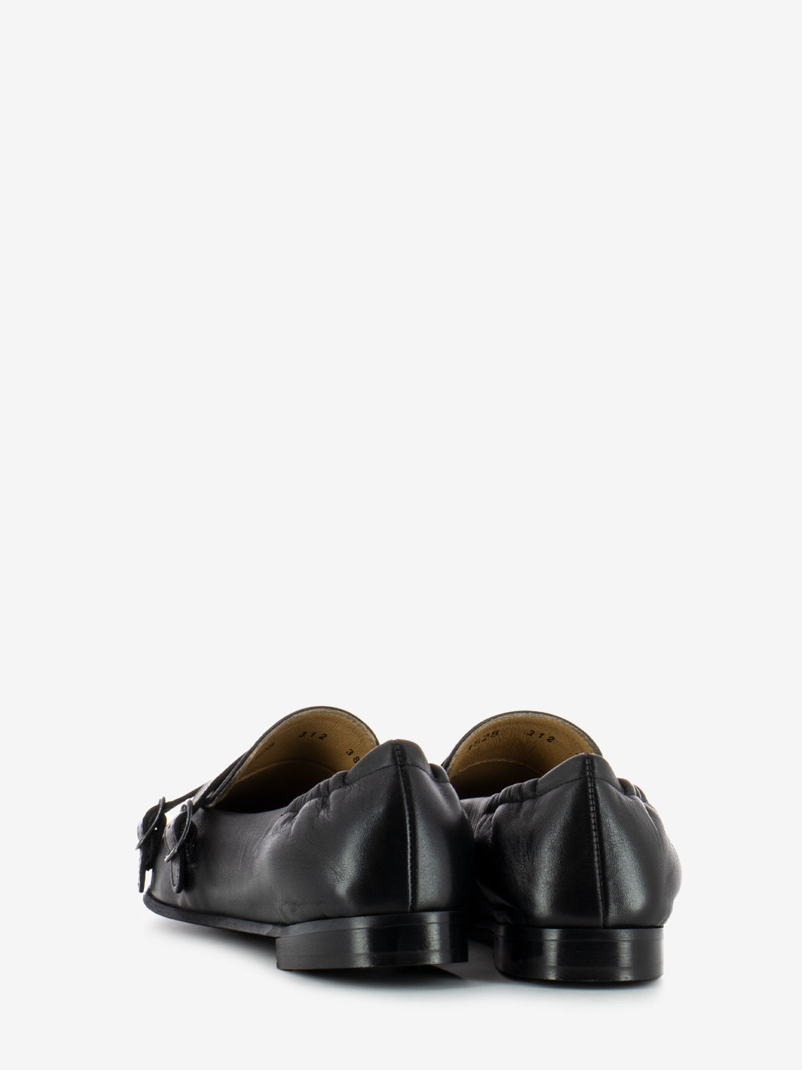 Pointed ballerina with black back band