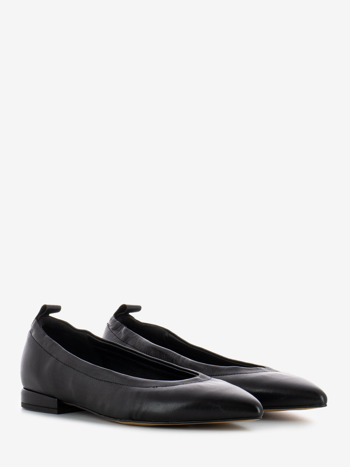 Black Pointed Ballerina