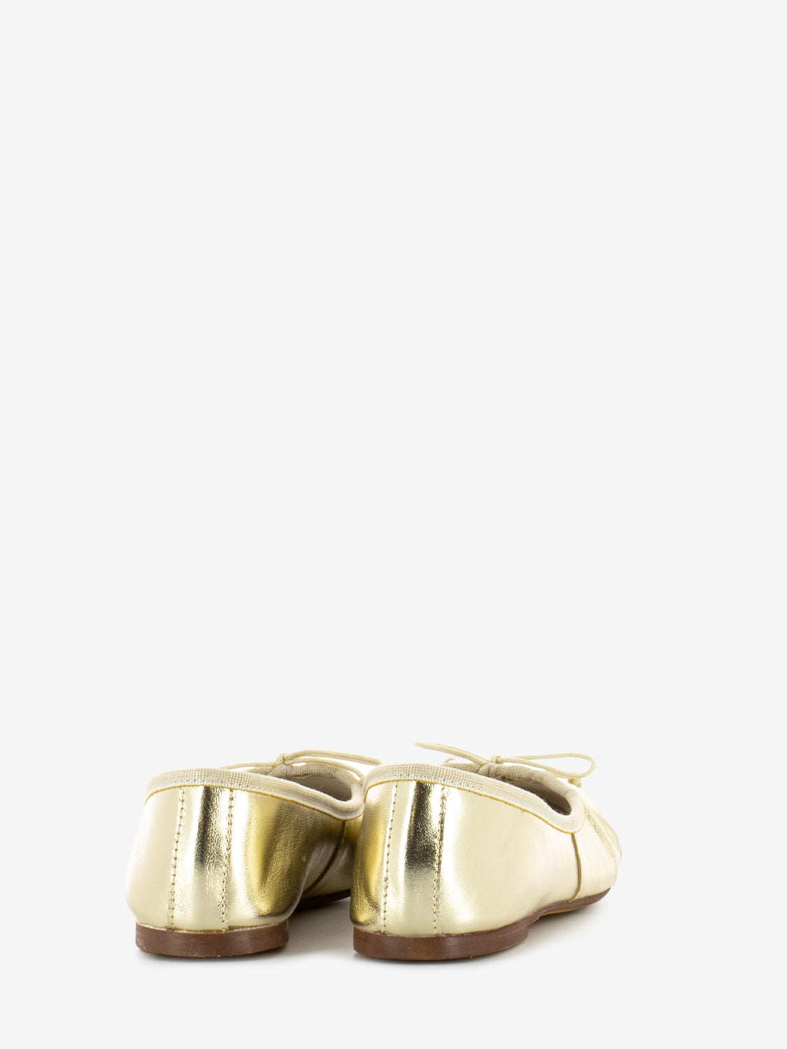 Platinum laminated leather ballerina