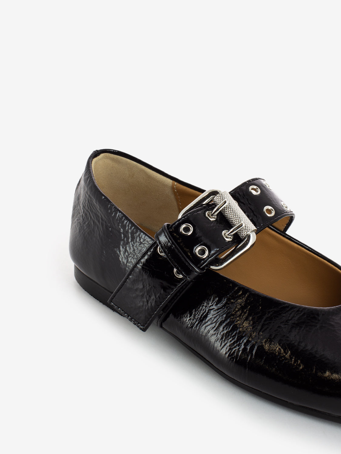 Ballerine con cinturino vernice nero