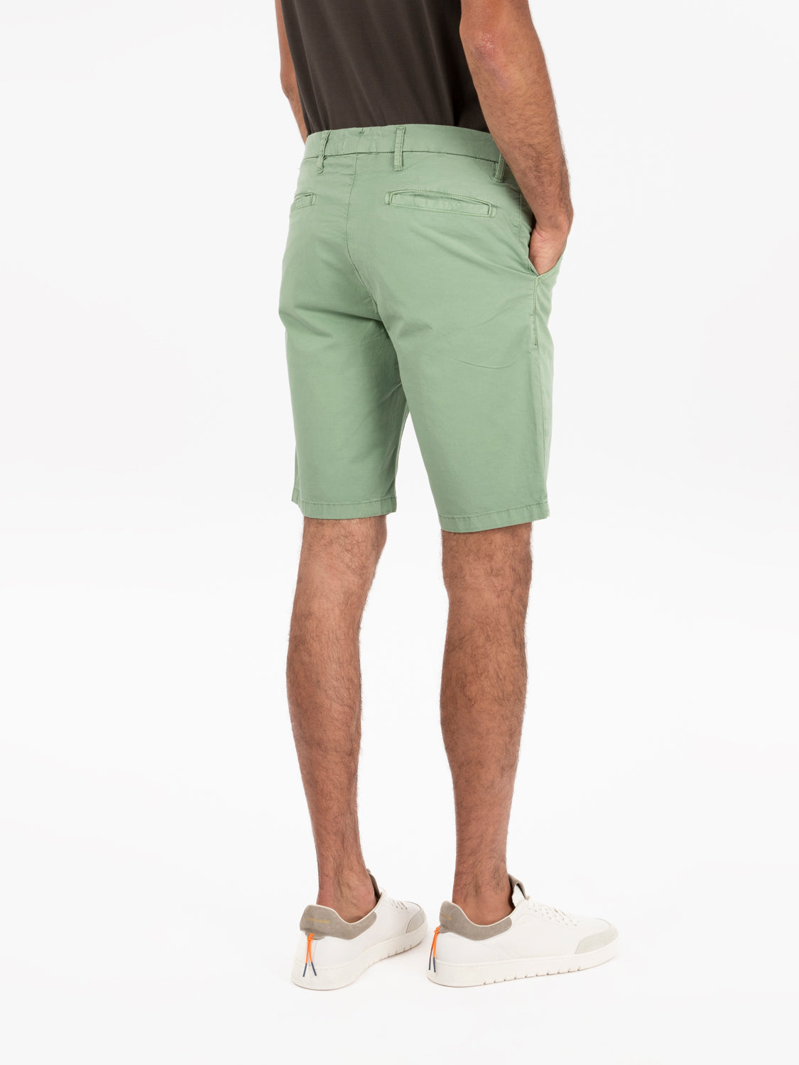 Bermuda chino verde polvere