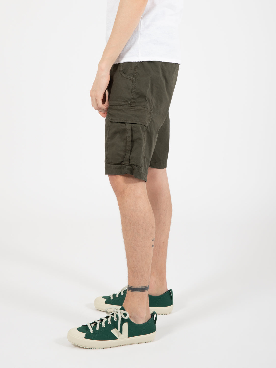 Easy Bermuda with military pockets