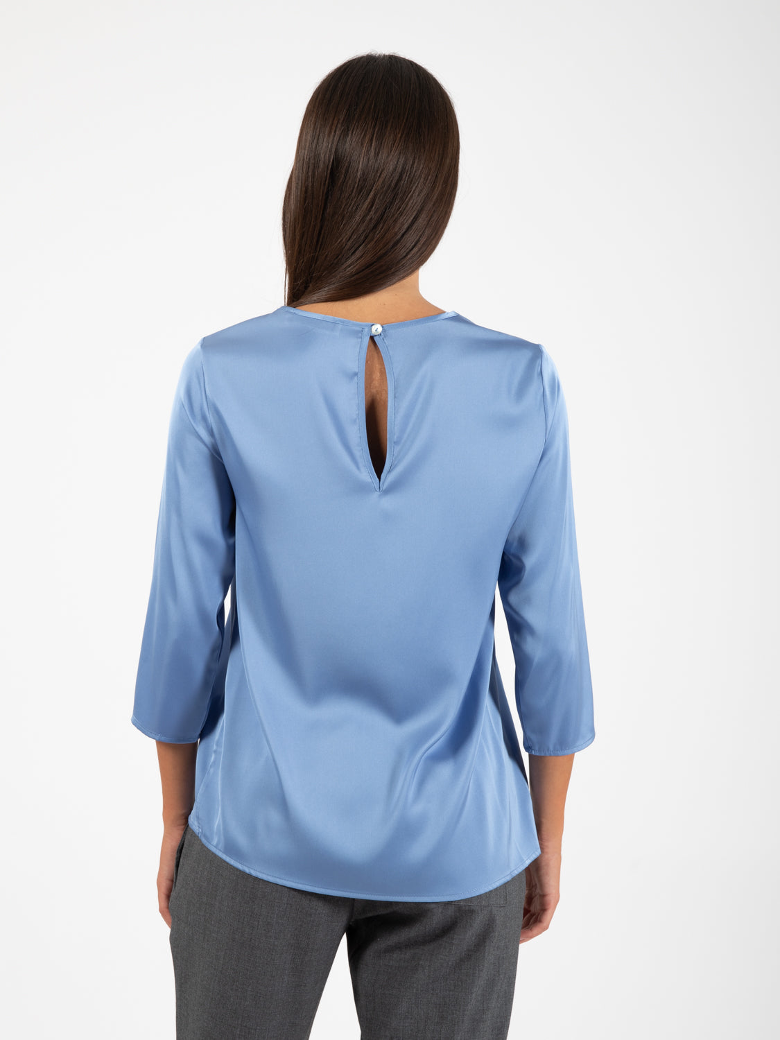 Blusa girocollo raso azzurro polvere