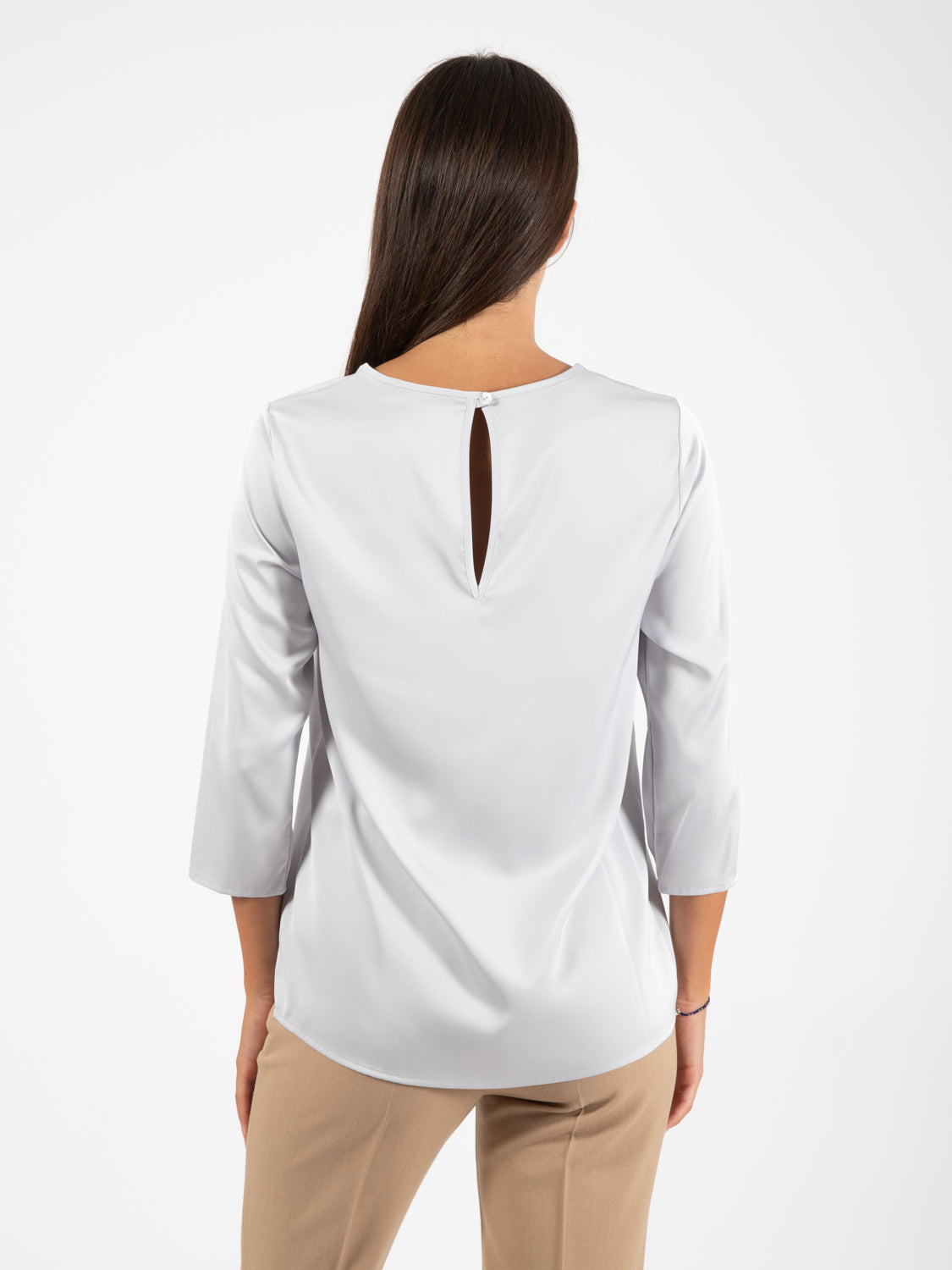 Blusa girocollo raso grigio perla