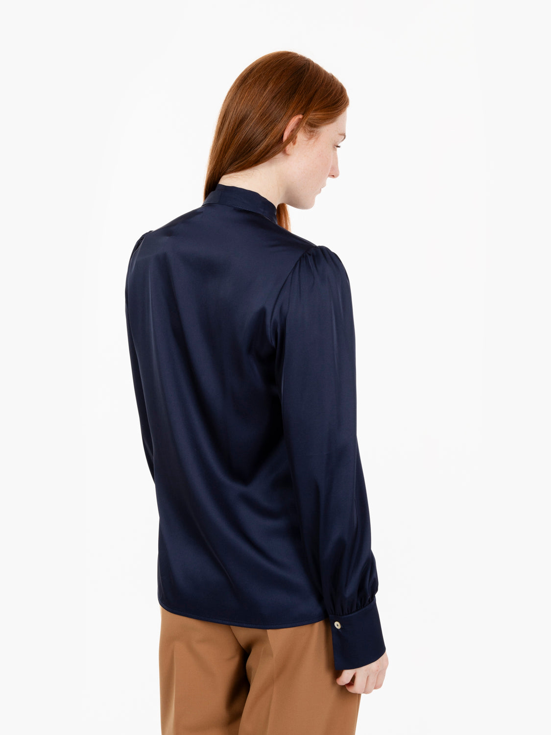 Camicia con fiocco blu