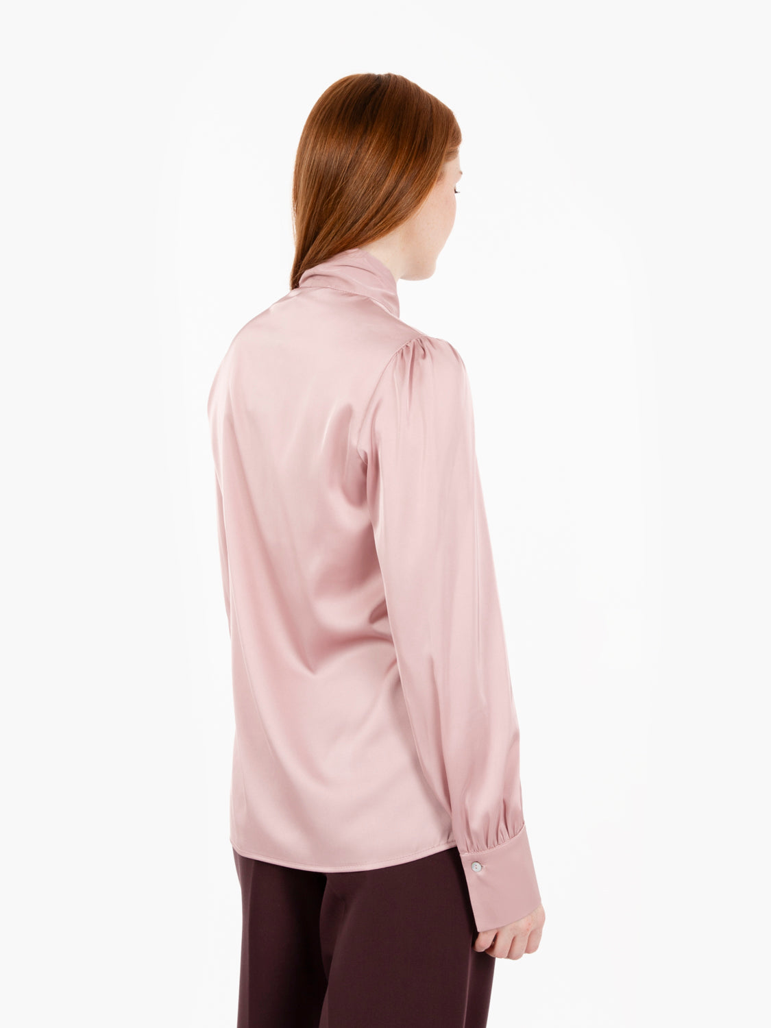Camicia con fiocco rosa