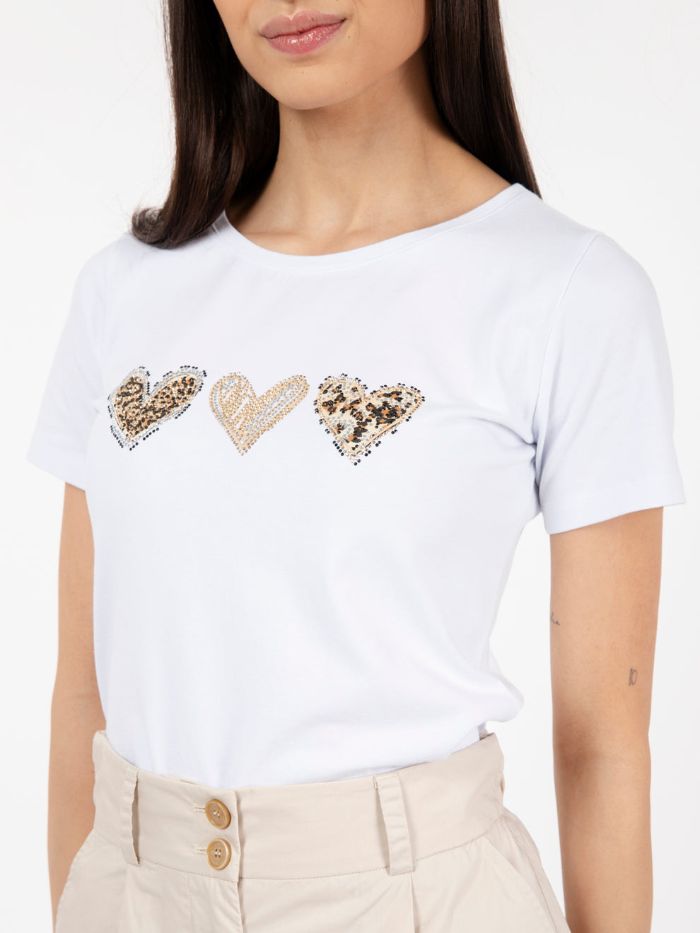 T-shirt with hearts and white rhinestones