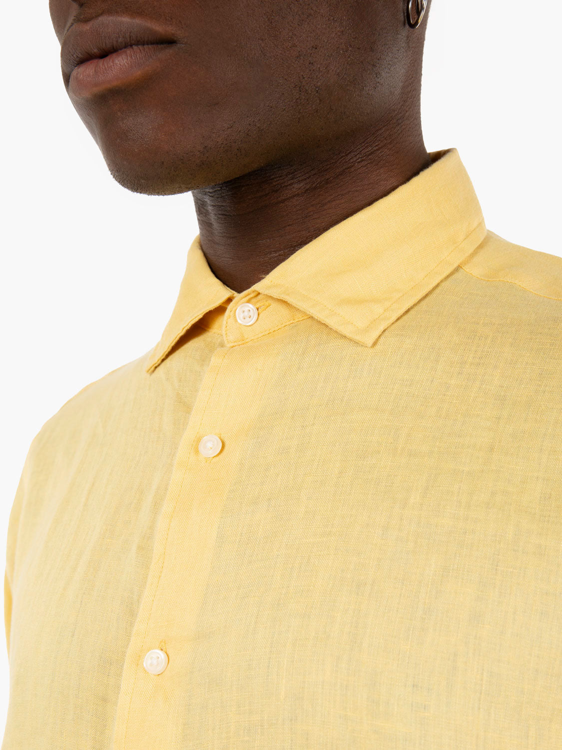 Camicia in lino ocra