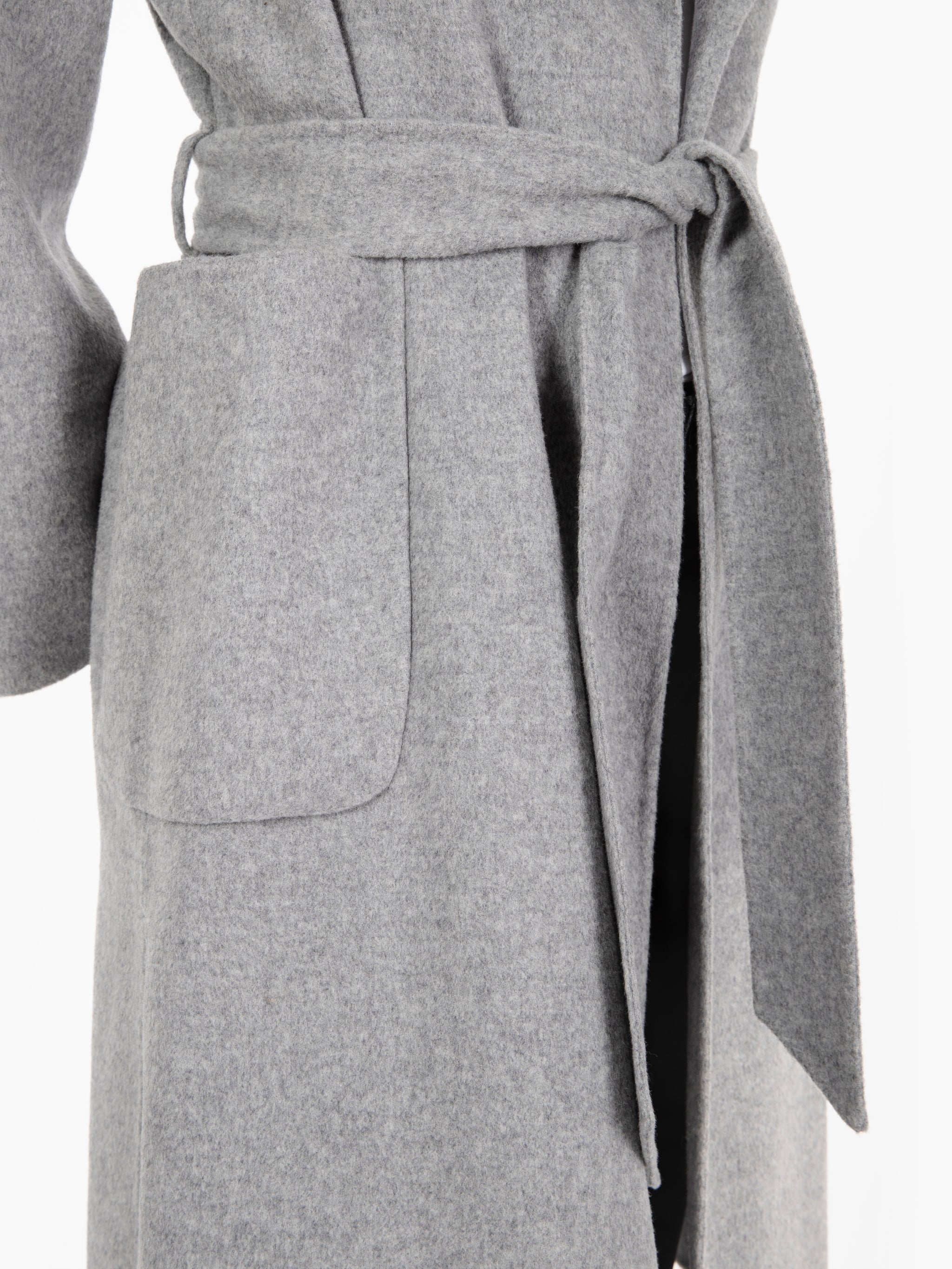 Cappotto lungo con cintura grigio