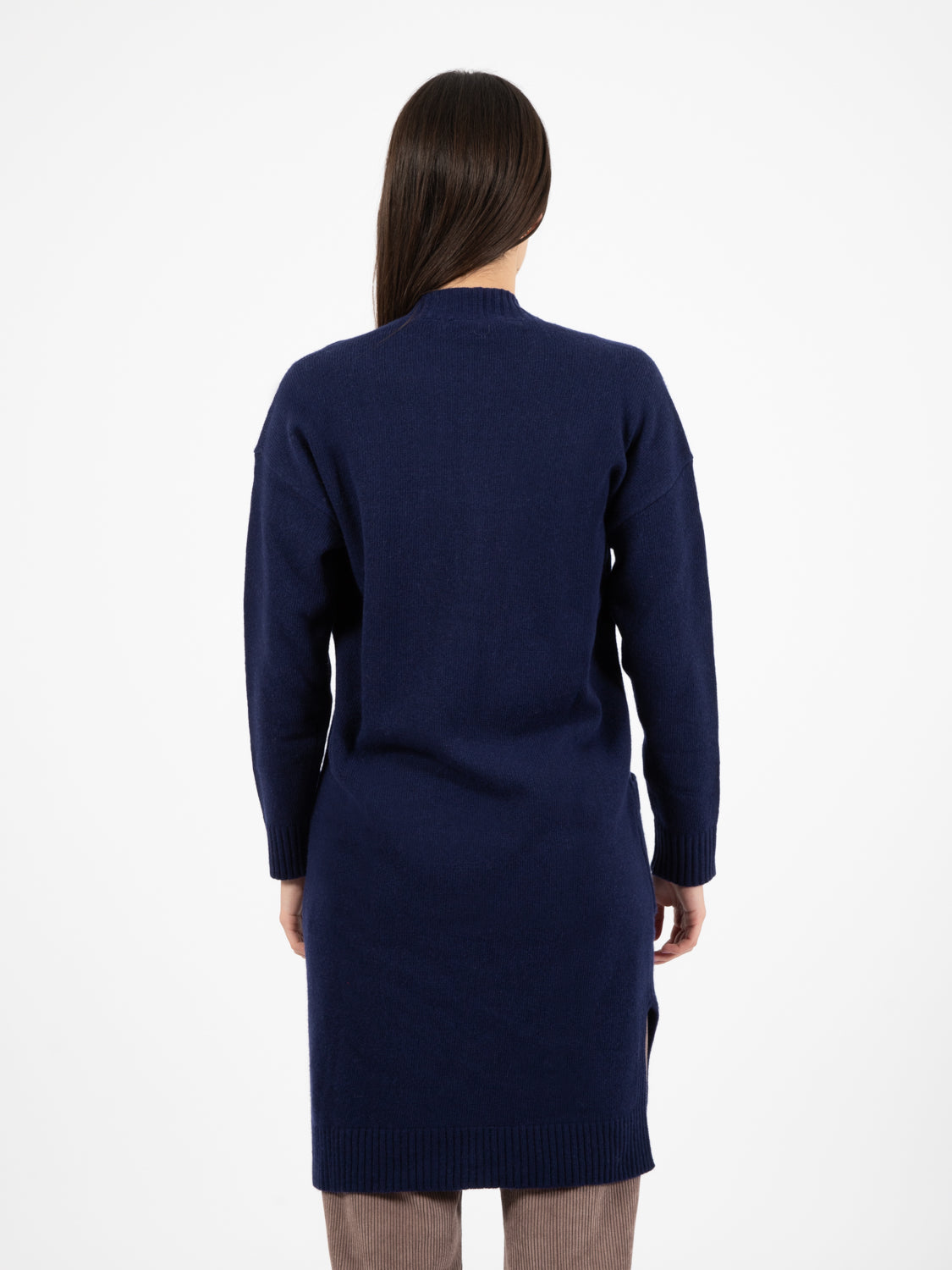 Long cardigan with blue buttons