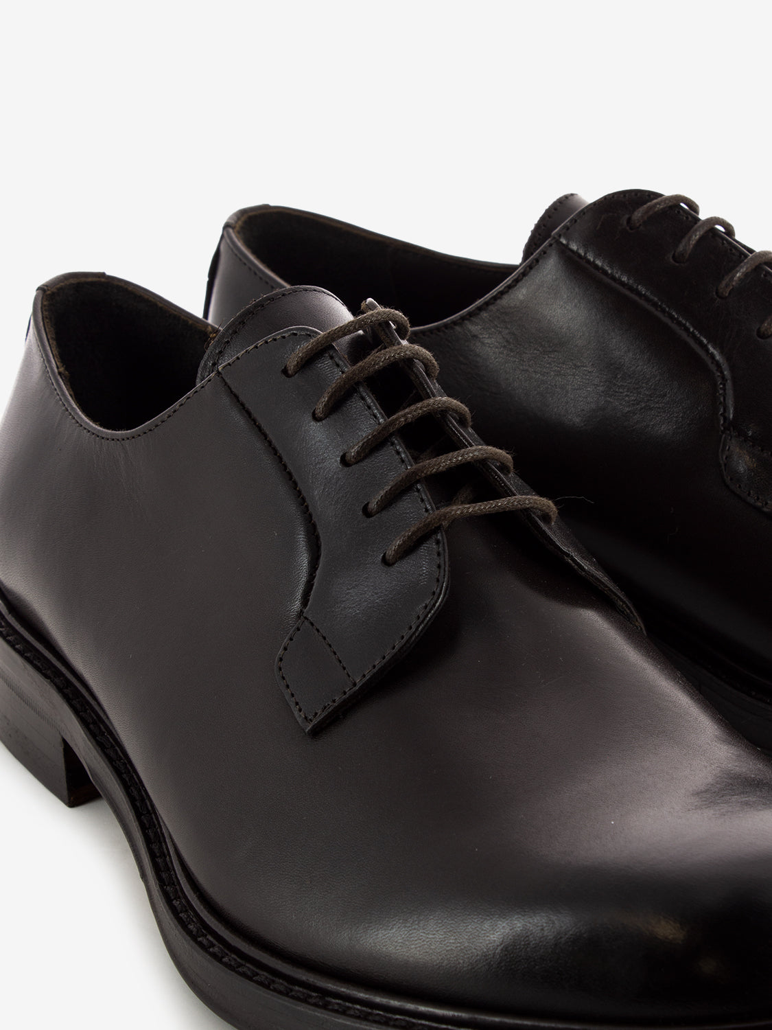 Brown calfskin derby