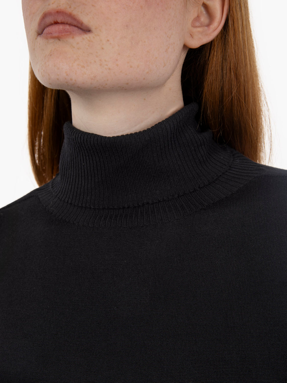 Black boxy wool turtleneck