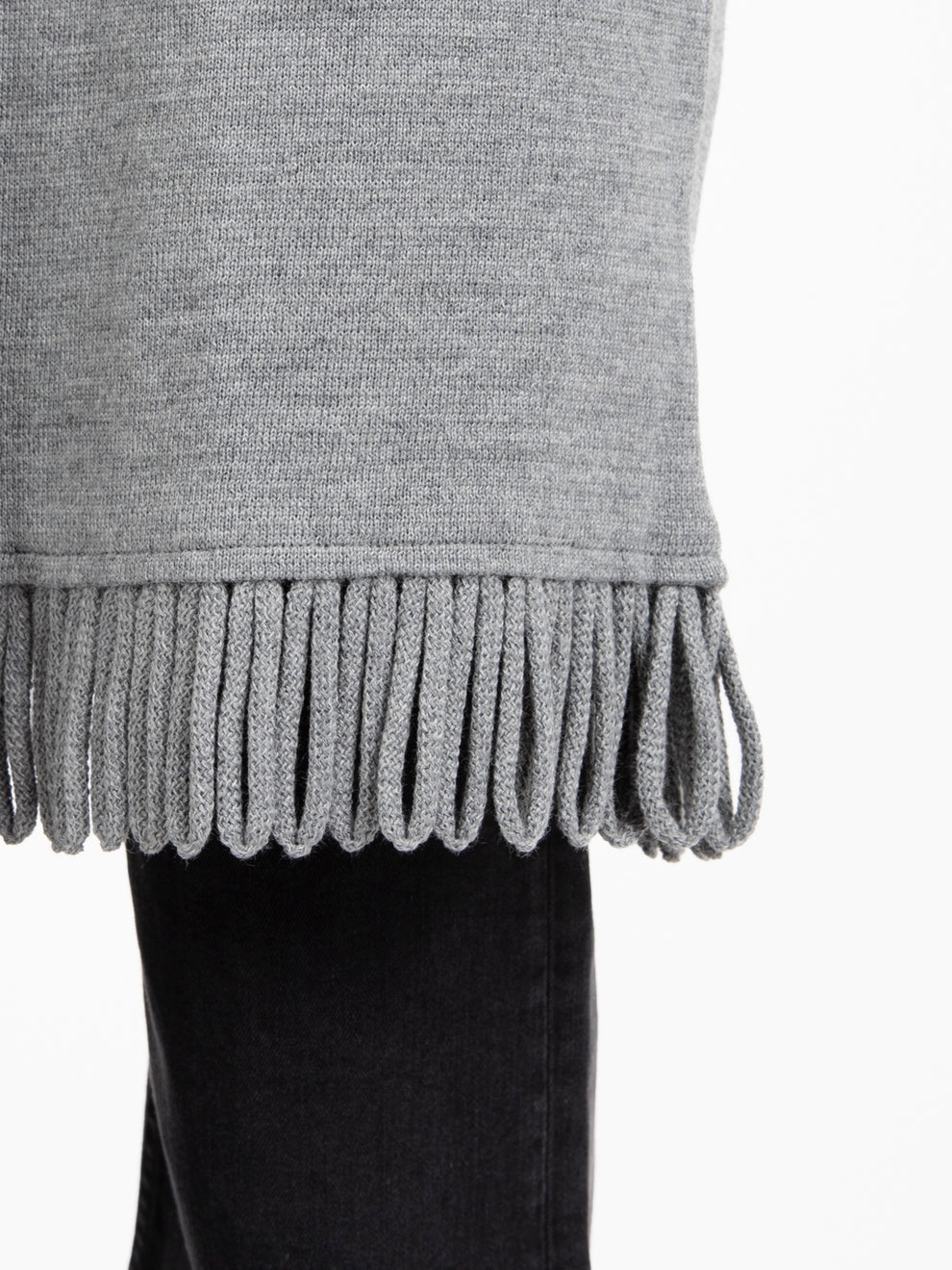 Gilet in maglia con frange grigio chiaro