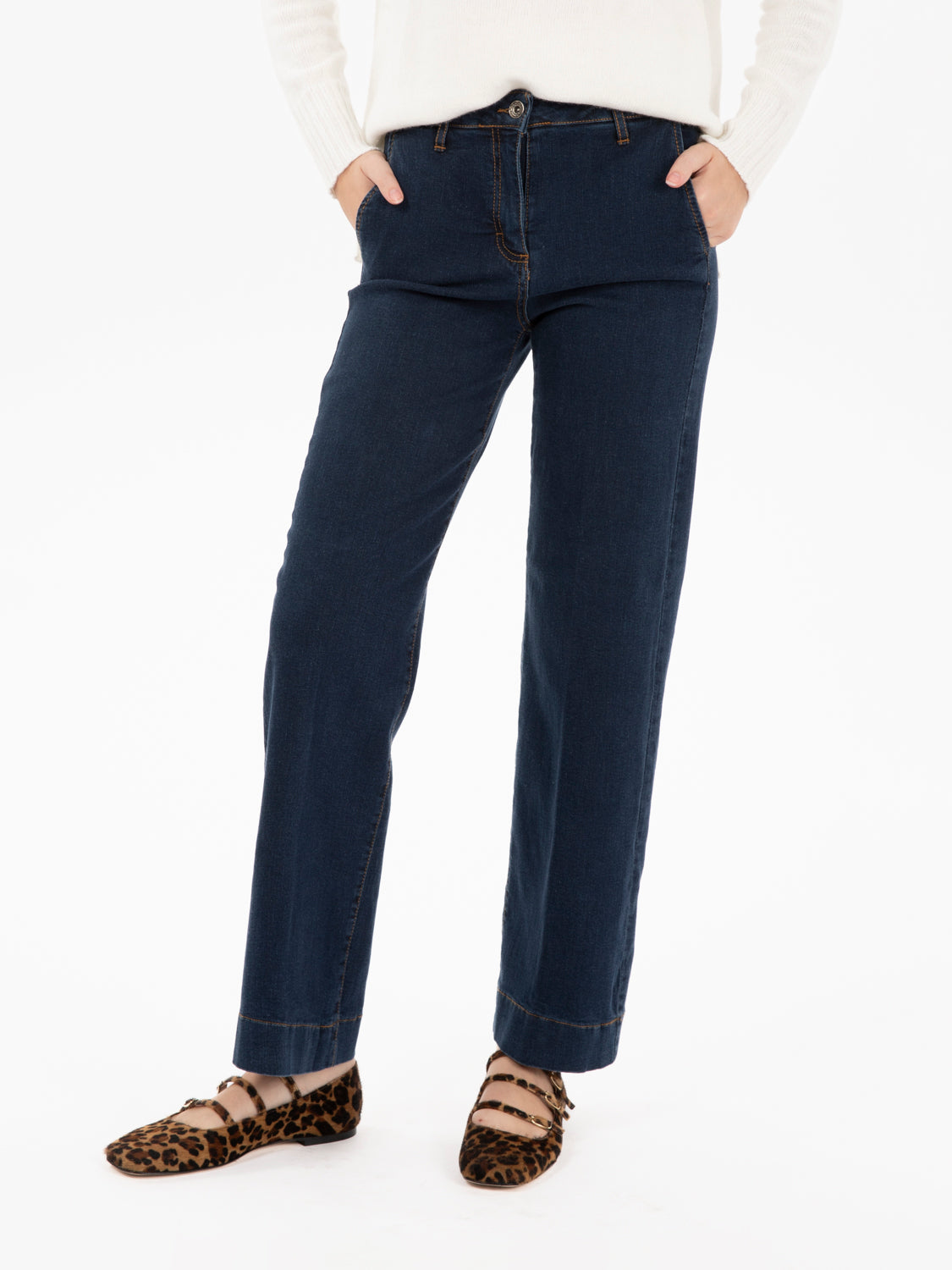 Jeans dritto con piega frontale