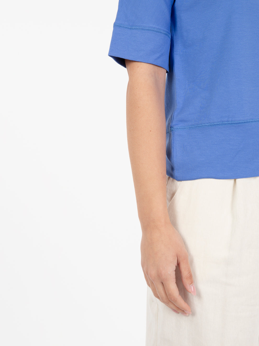 3/4 length sweater with high hem in blue