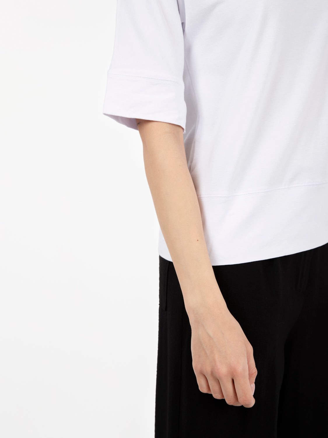 White high-waisted 3/4 length sweater