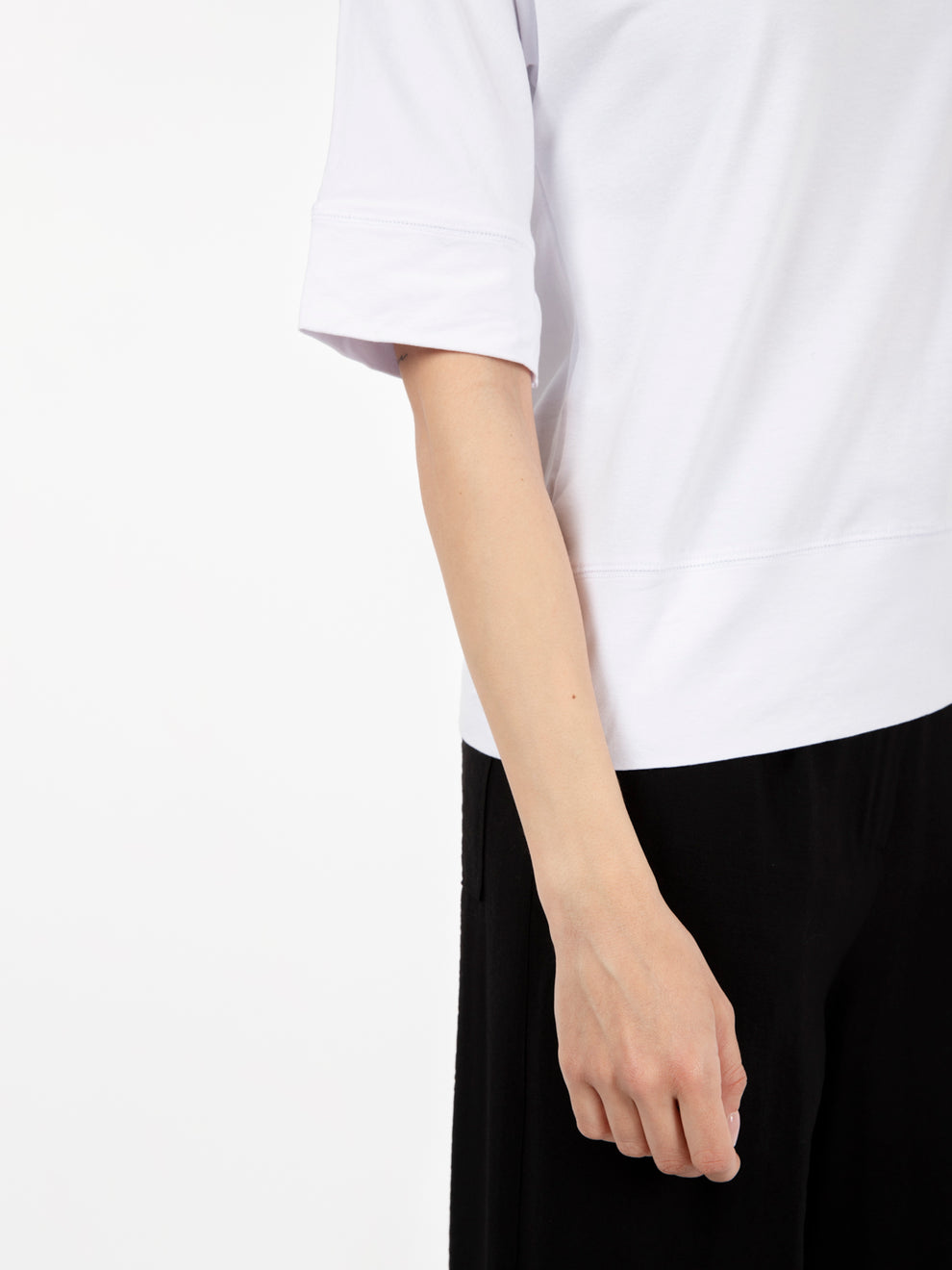 White high-waisted 3/4 length sweater