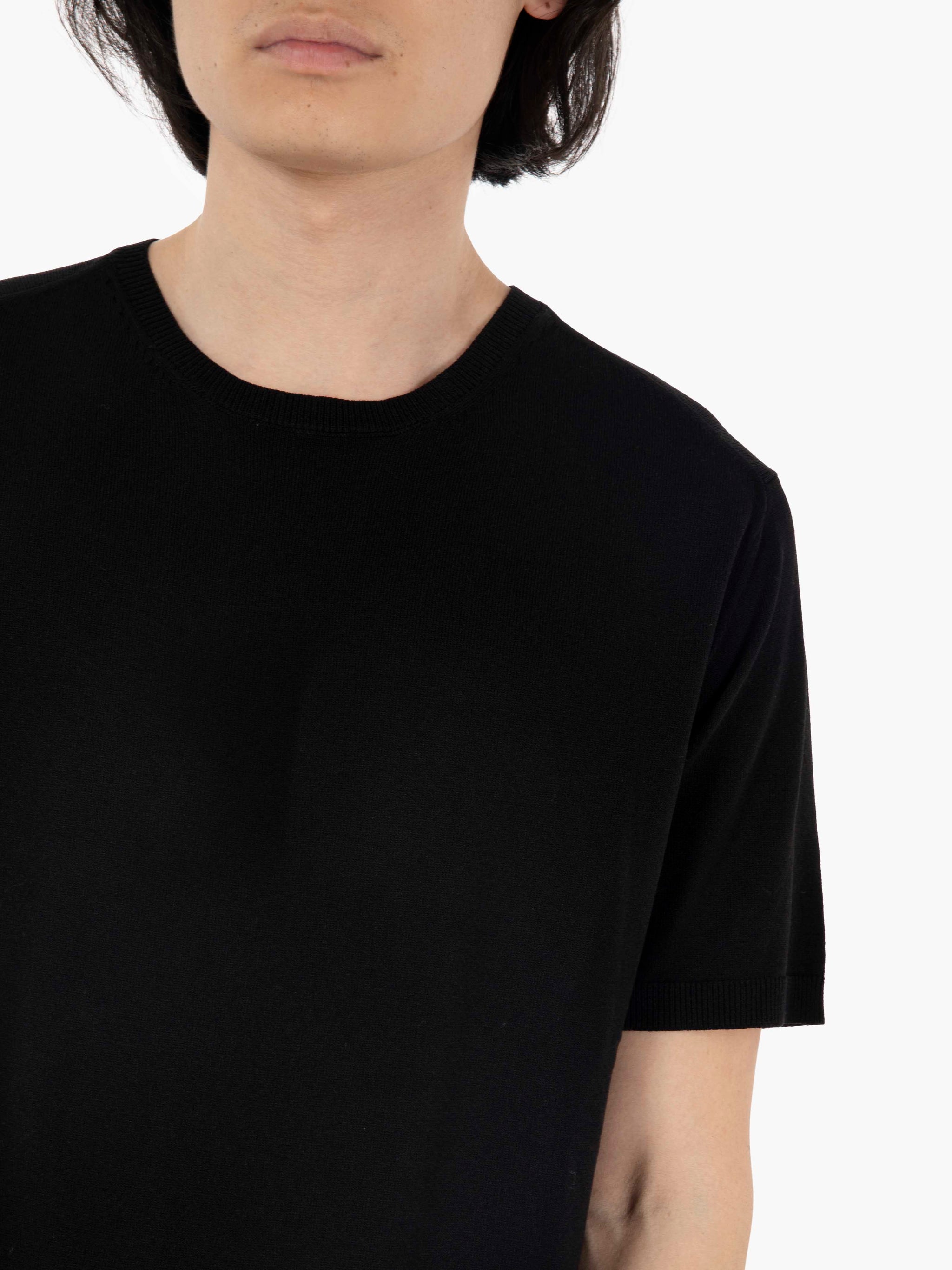 Maglia a girocollo con maniche corte black