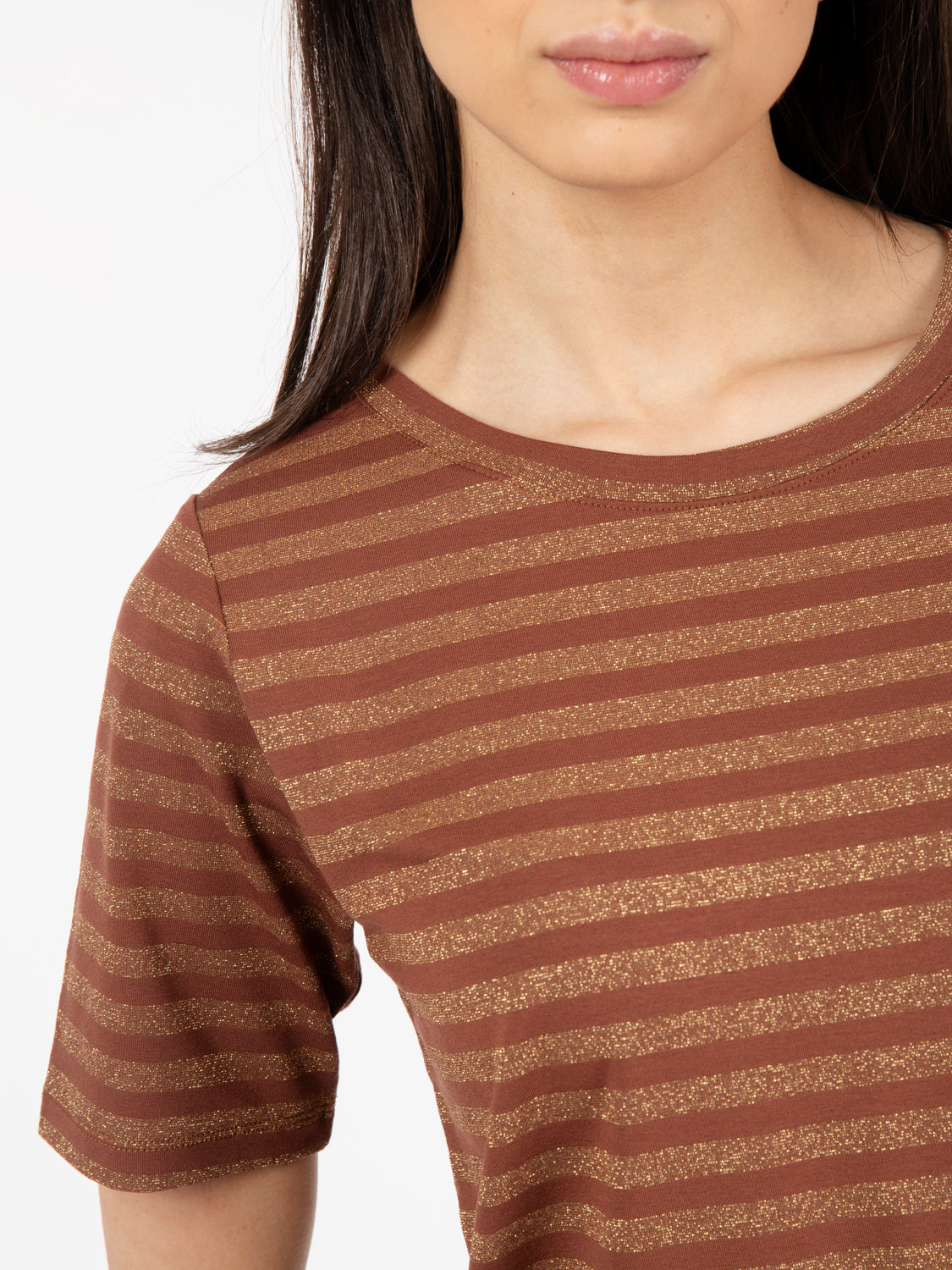 Maglia girocollo a righe lurex oro / tabacco