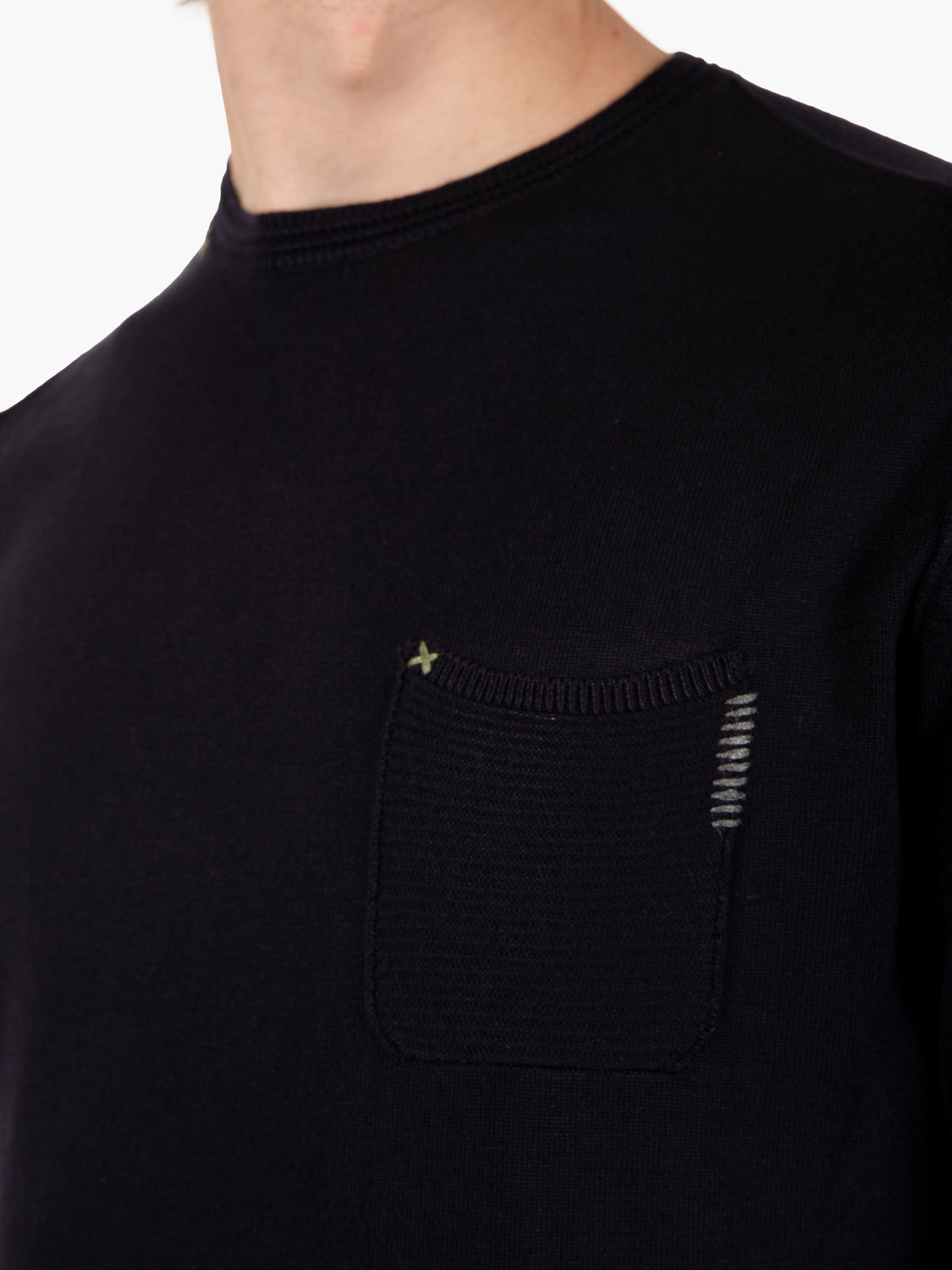 Maglia girocollo con taschino blu