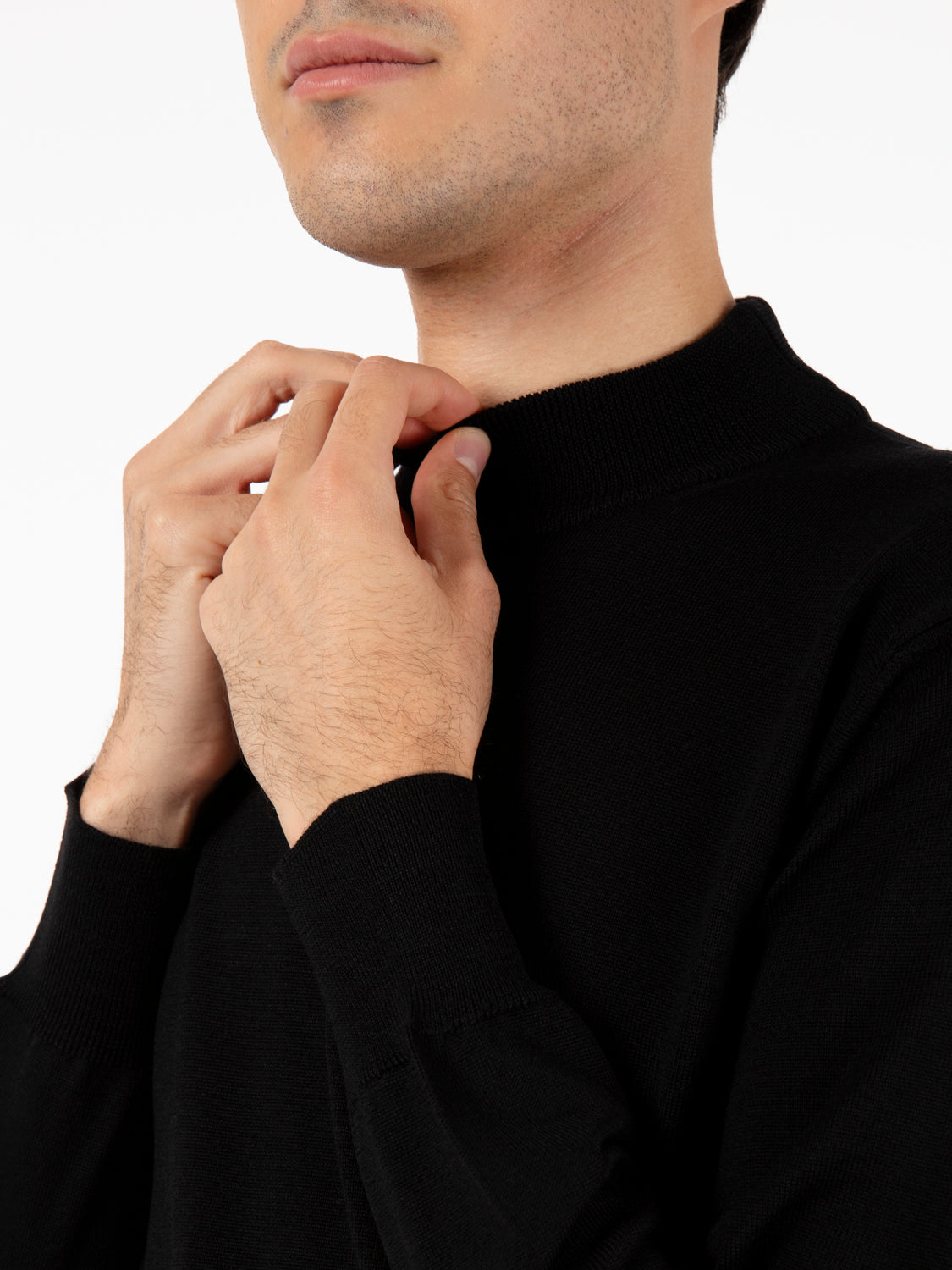 Maglia lupetto in lana nero