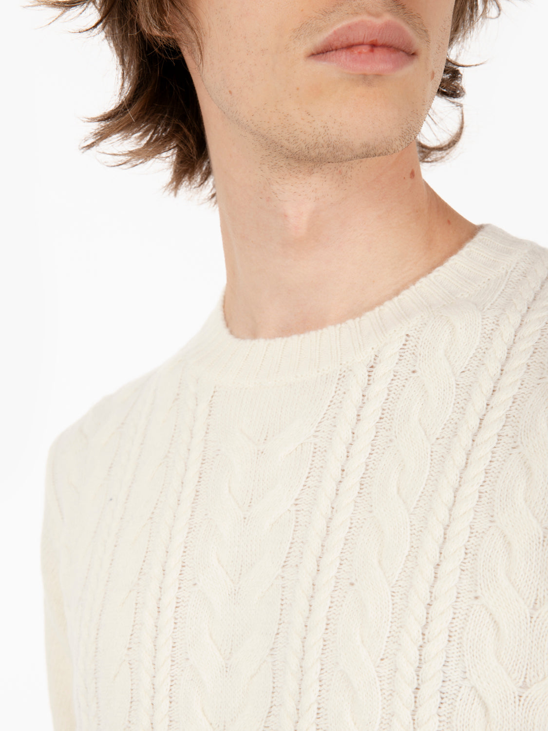 Maglione girocollo a trecce panna