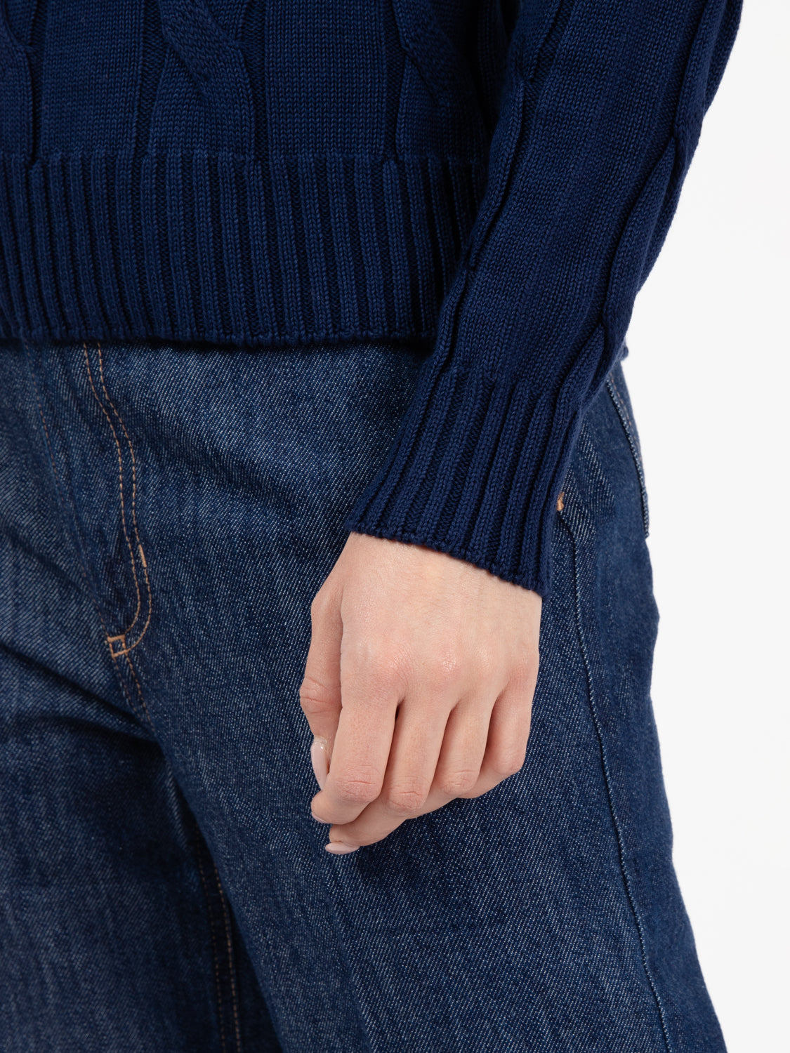 Maglione leggero a treccia blu